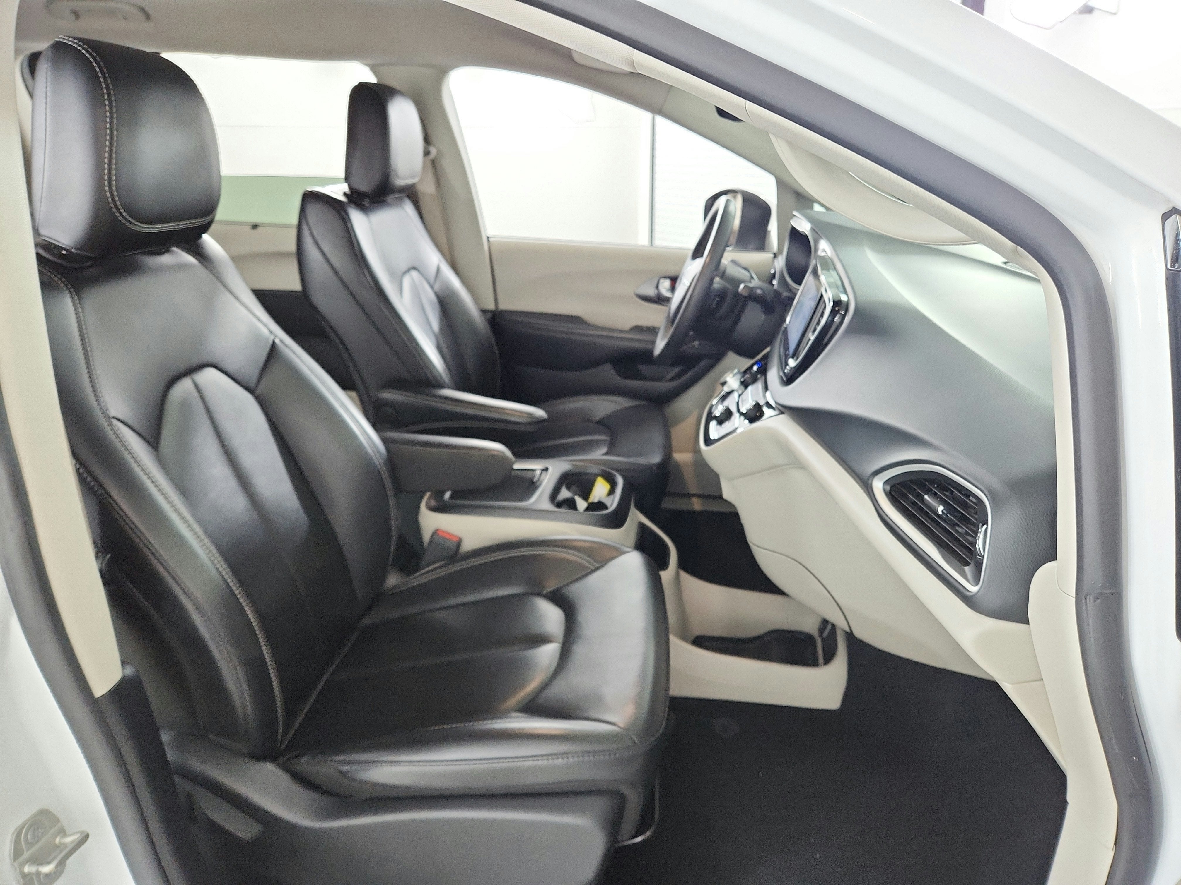 2023 Chrysler Pacifica Touring L FWD