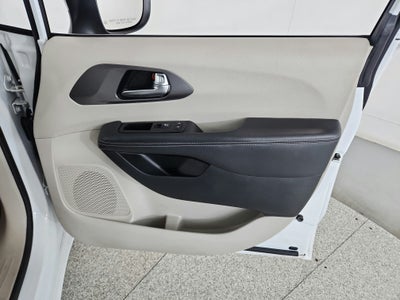 2023 Chrysler Pacifica Touring L FWD