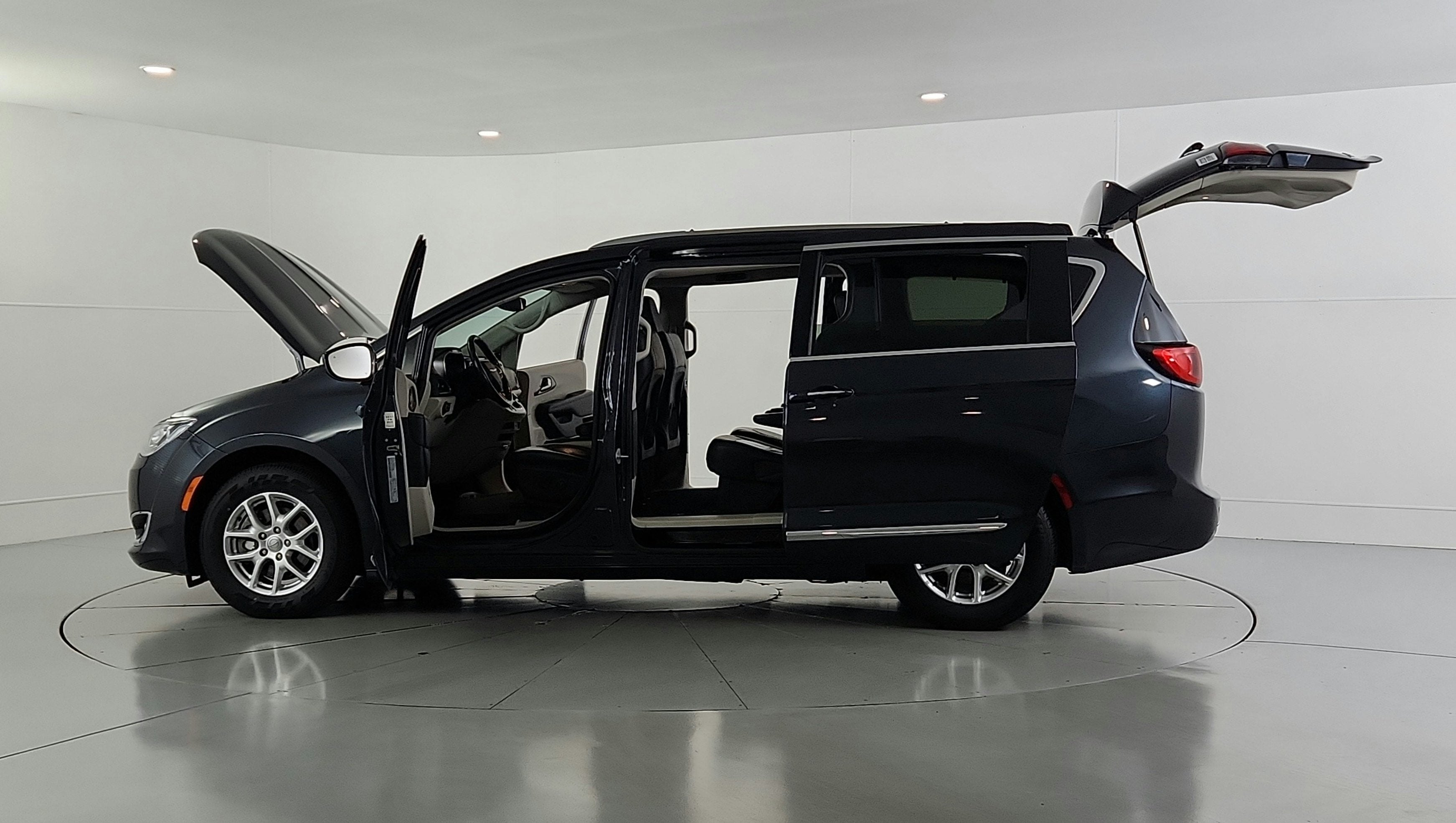 2020 Chrysler Pacifica Touring L