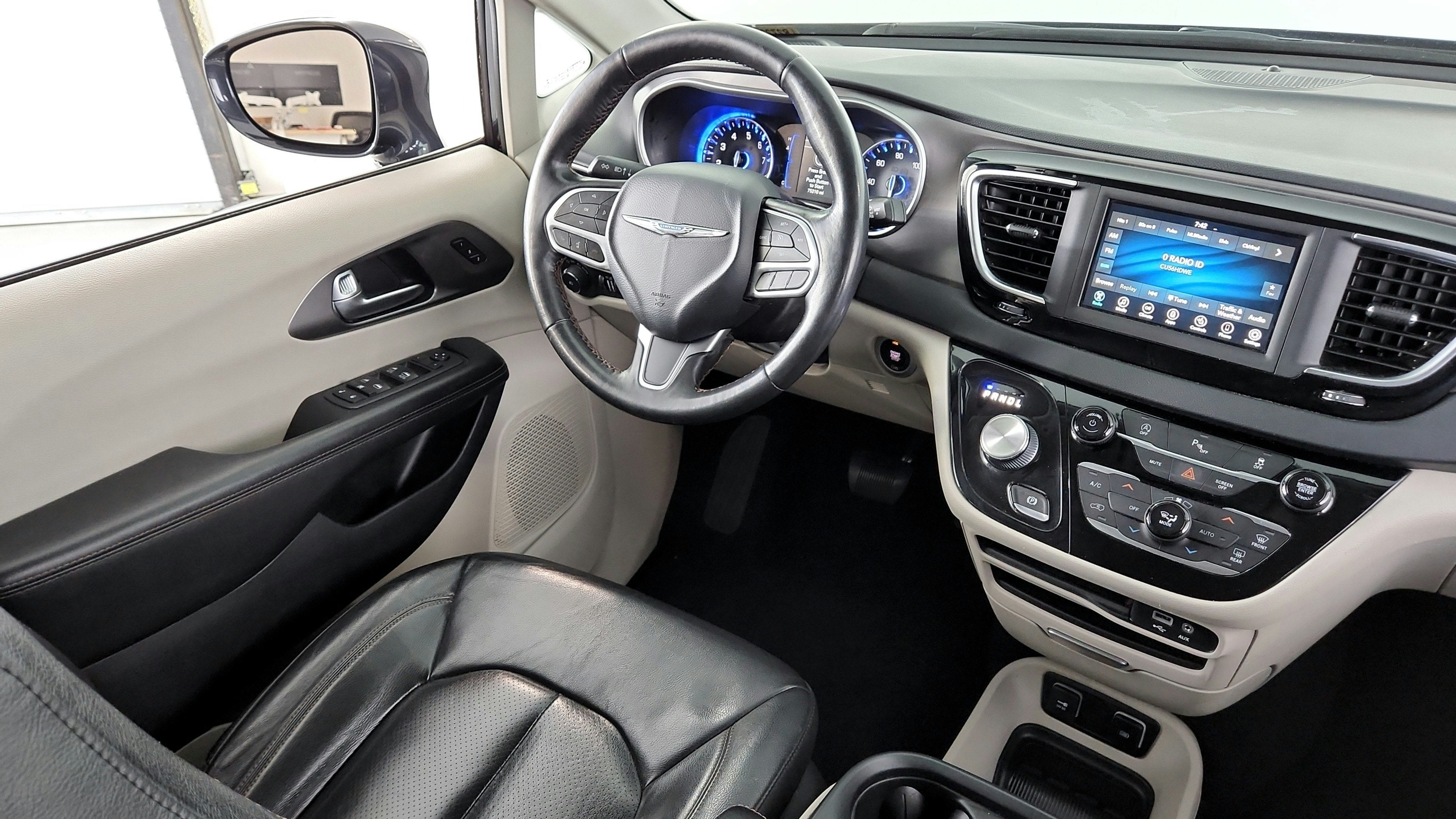 2020 Chrysler Pacifica Touring L
