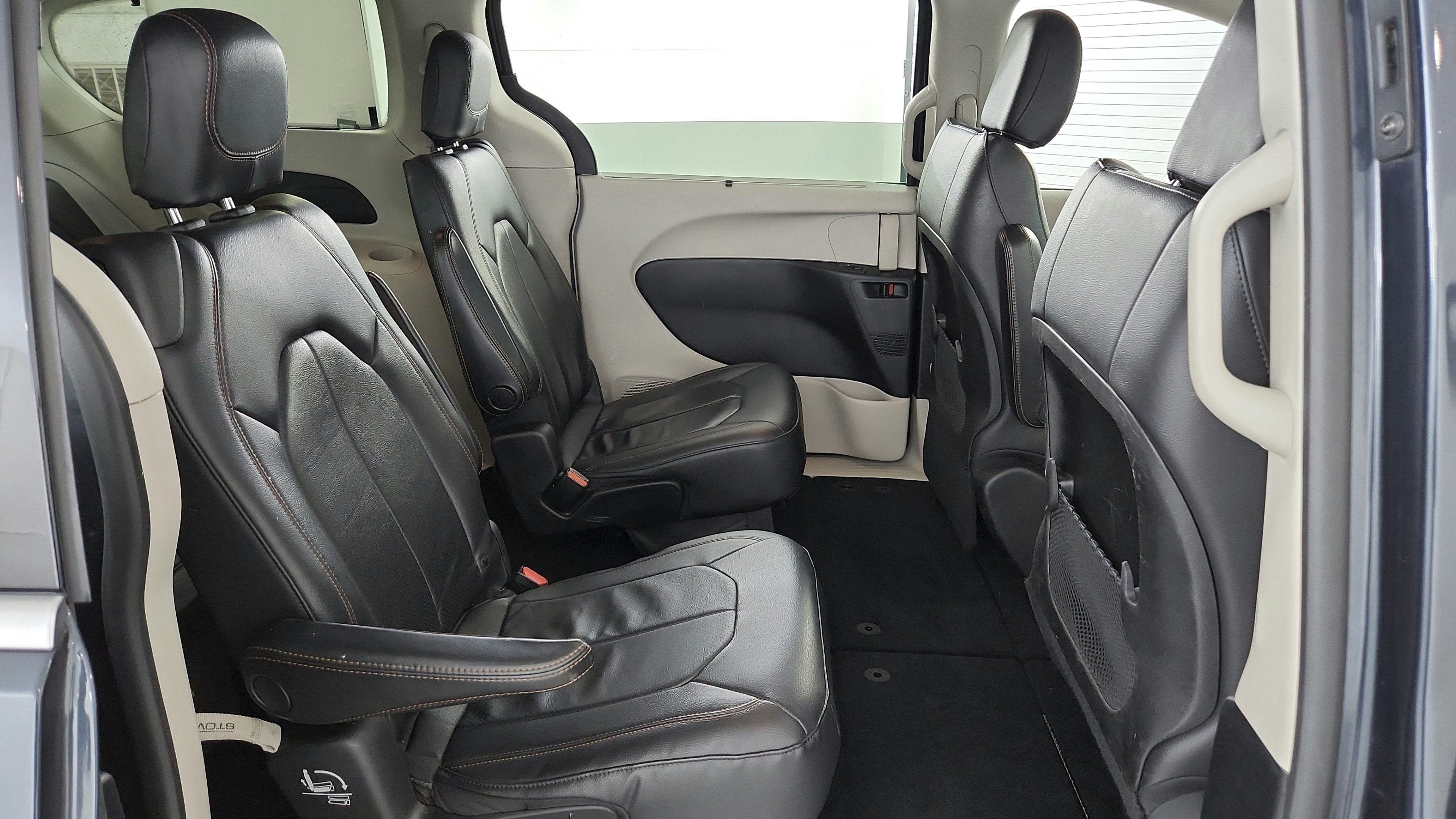 2020 Chrysler Pacifica Touring L