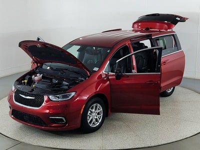 2025 Chrysler Pacifica Select