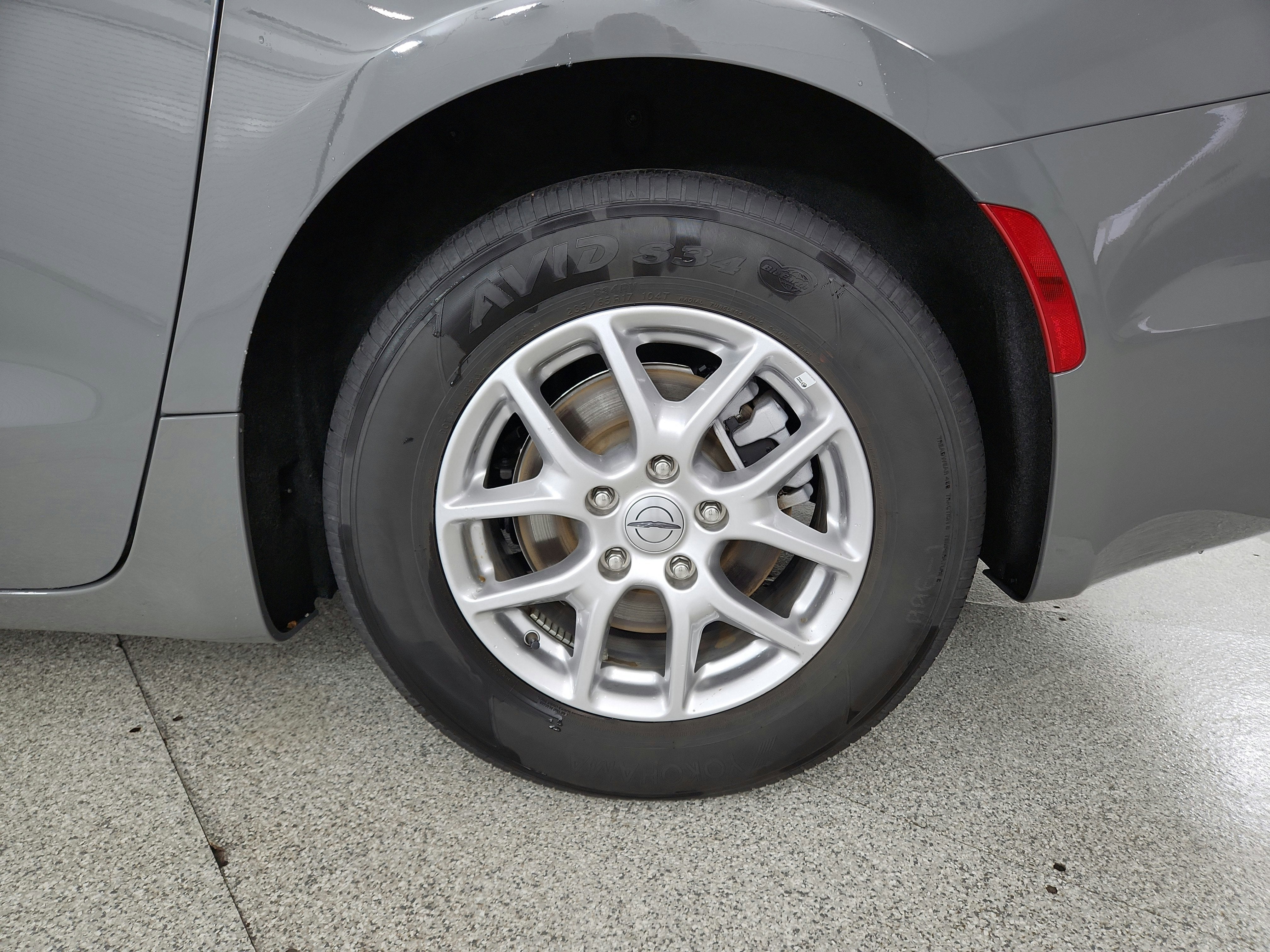 2025 Chrysler Pacifica Select