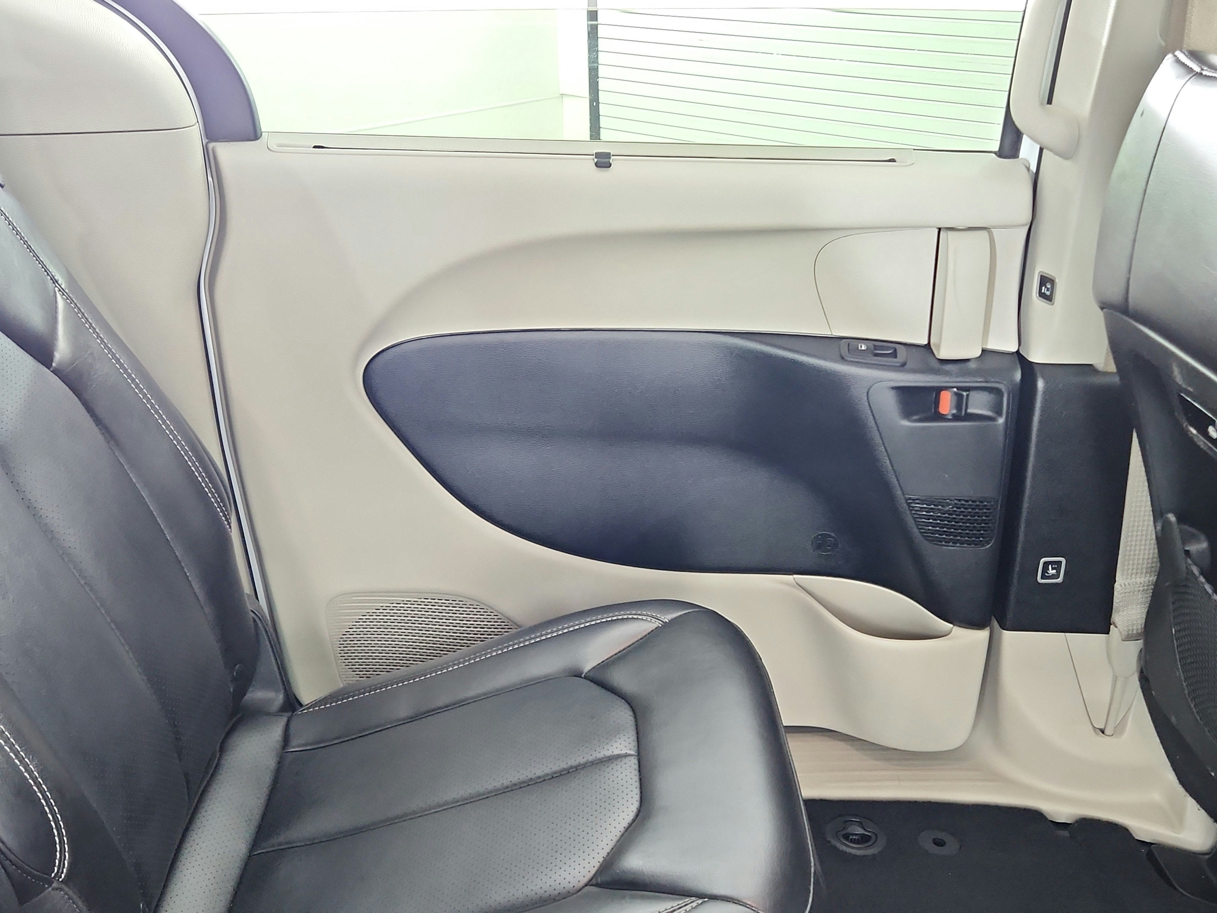 2023 Chrysler Pacifica Touring L FWD