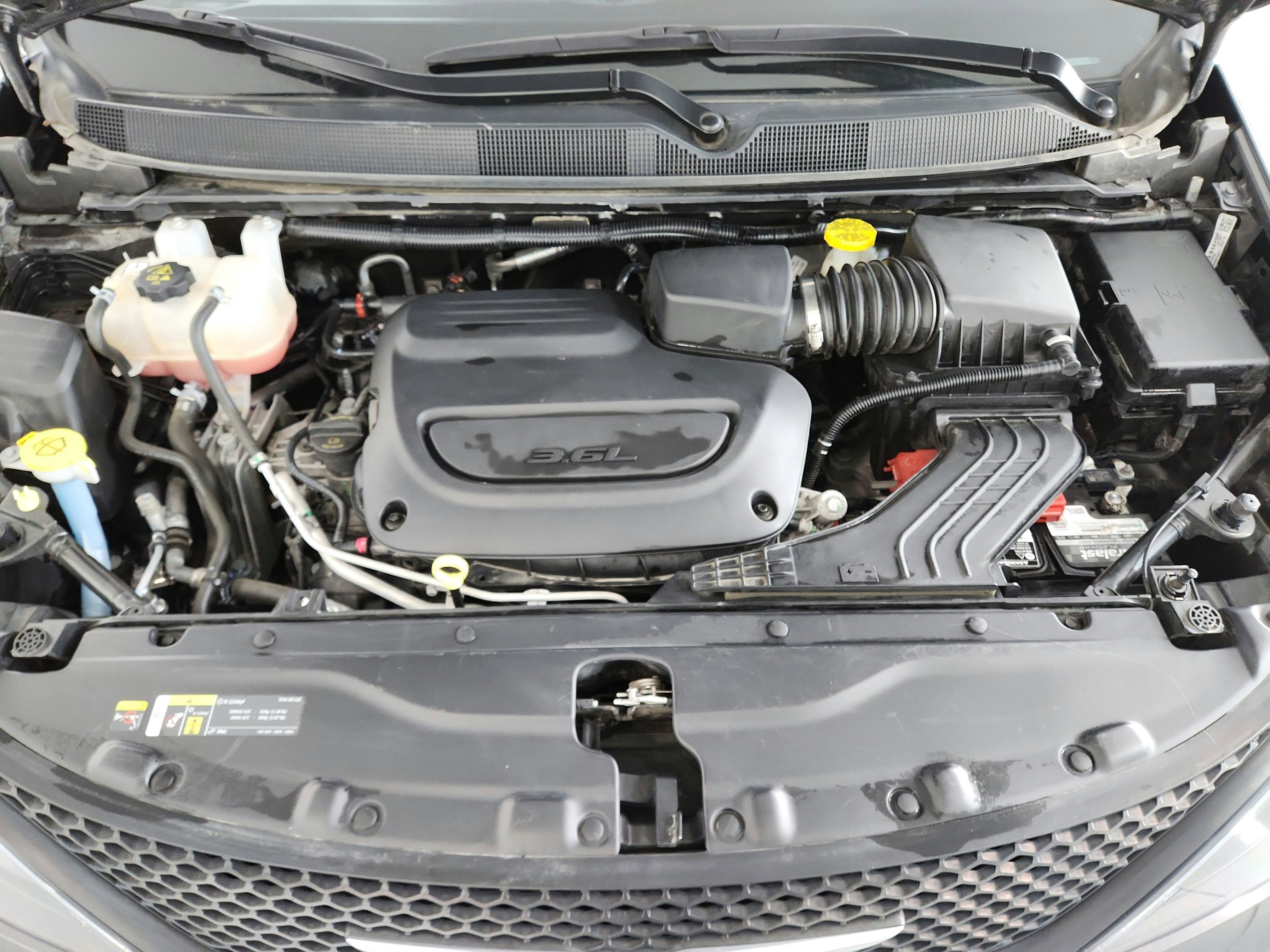 2023 Chrysler Voyager LX