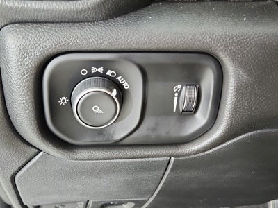 2022 RAM Ram 2500 Tradesman 4x4 Crew Cab 6'4" Box
