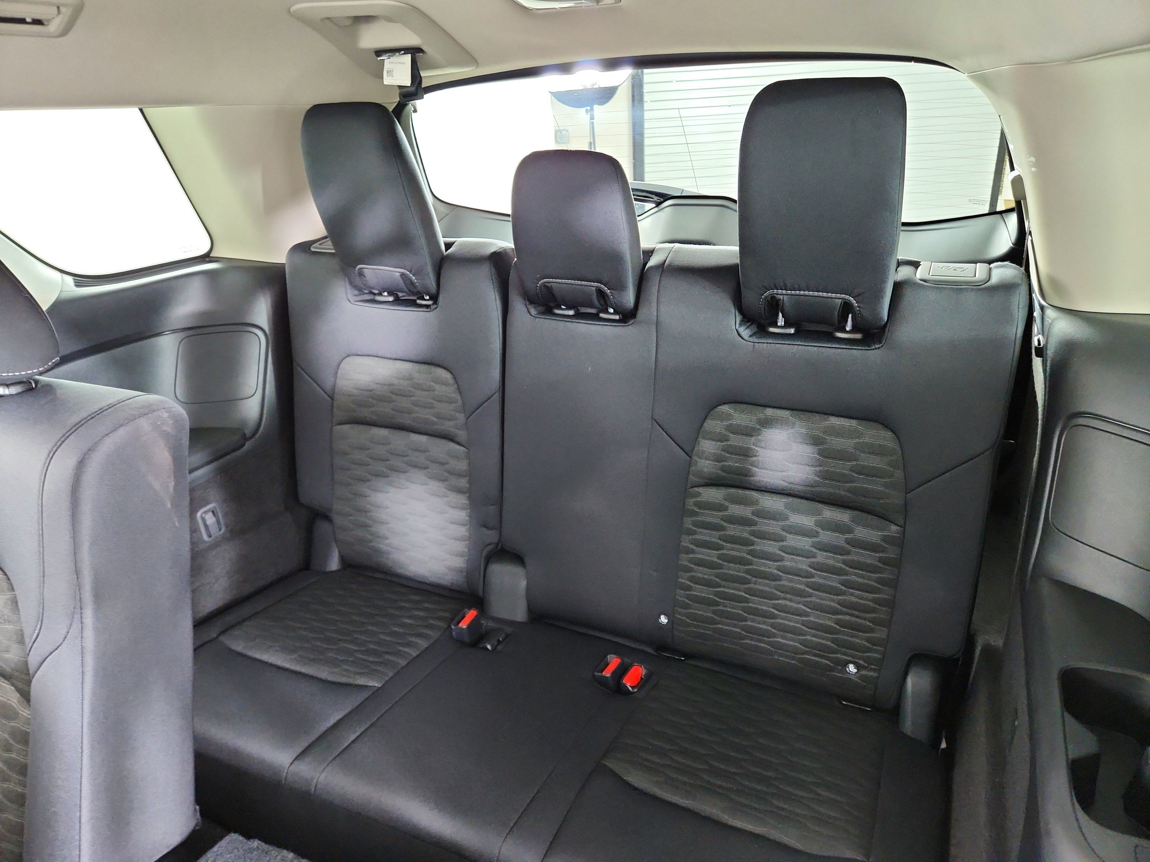 2023 Nissan Pathfinder SV