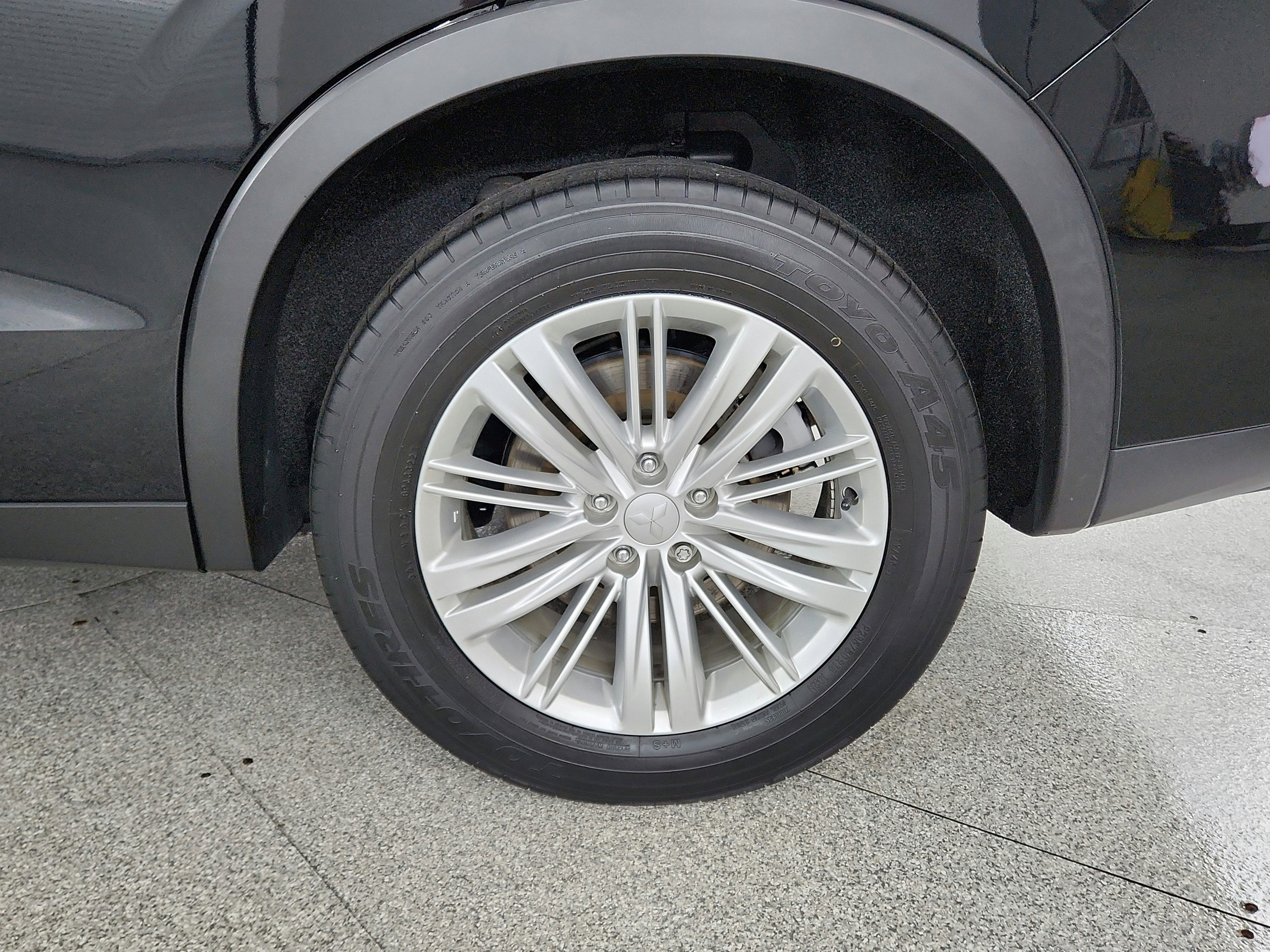 2023 Mitsubishi Outlander ES