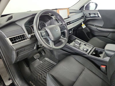 2023 Mitsubishi Outlander ES