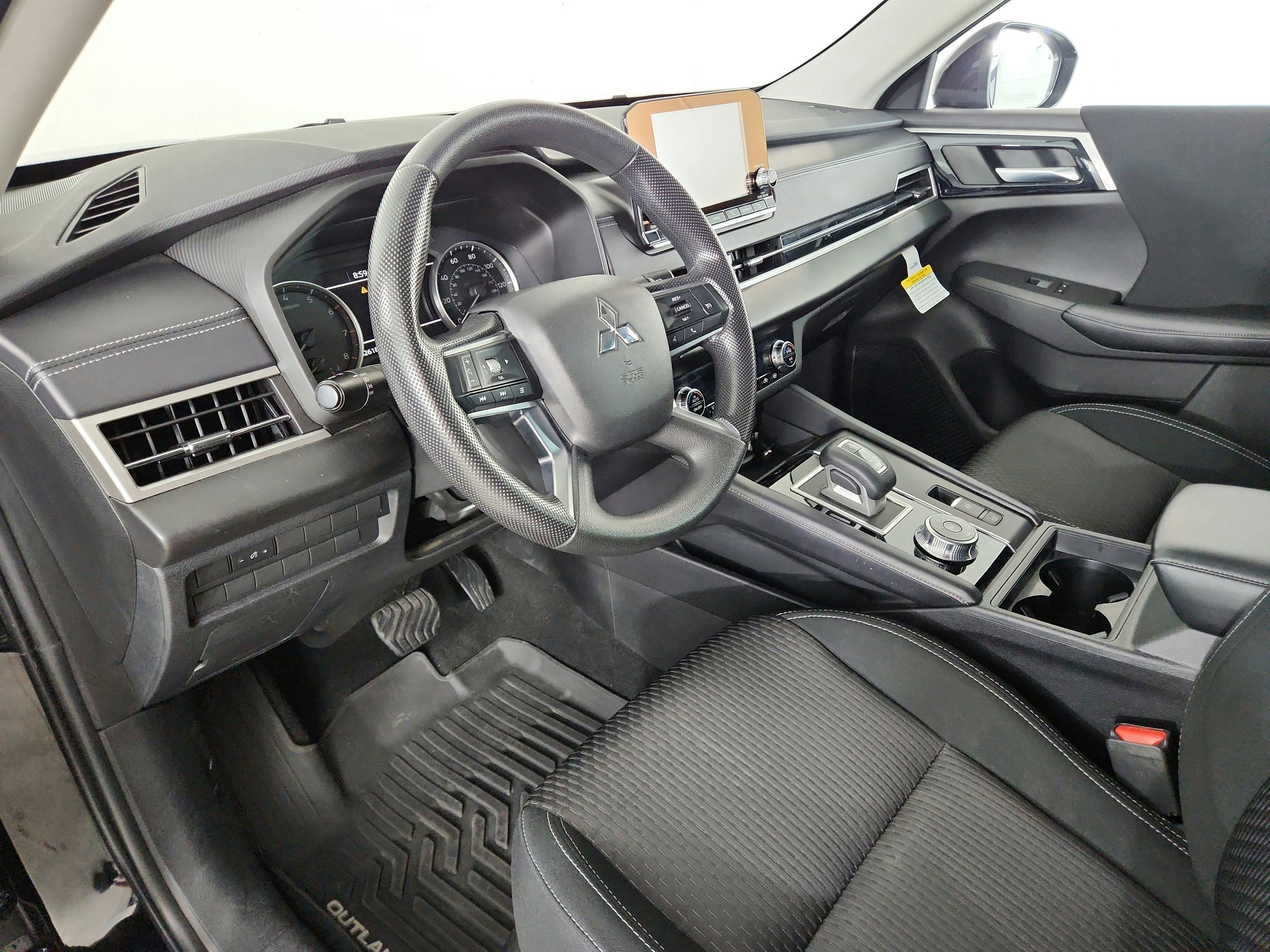 2023 Mitsubishi Outlander ES