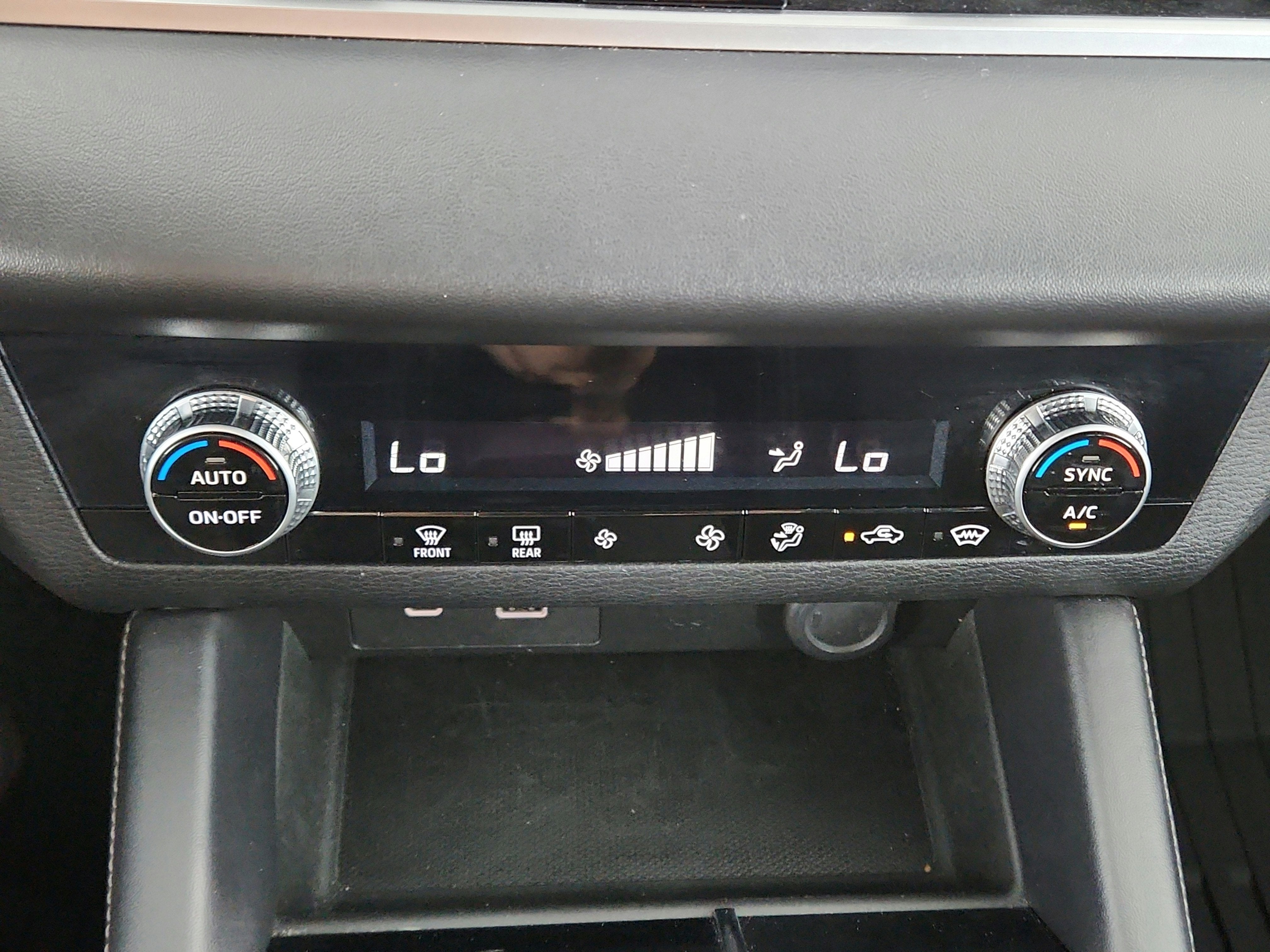 2023 Mitsubishi Outlander ES