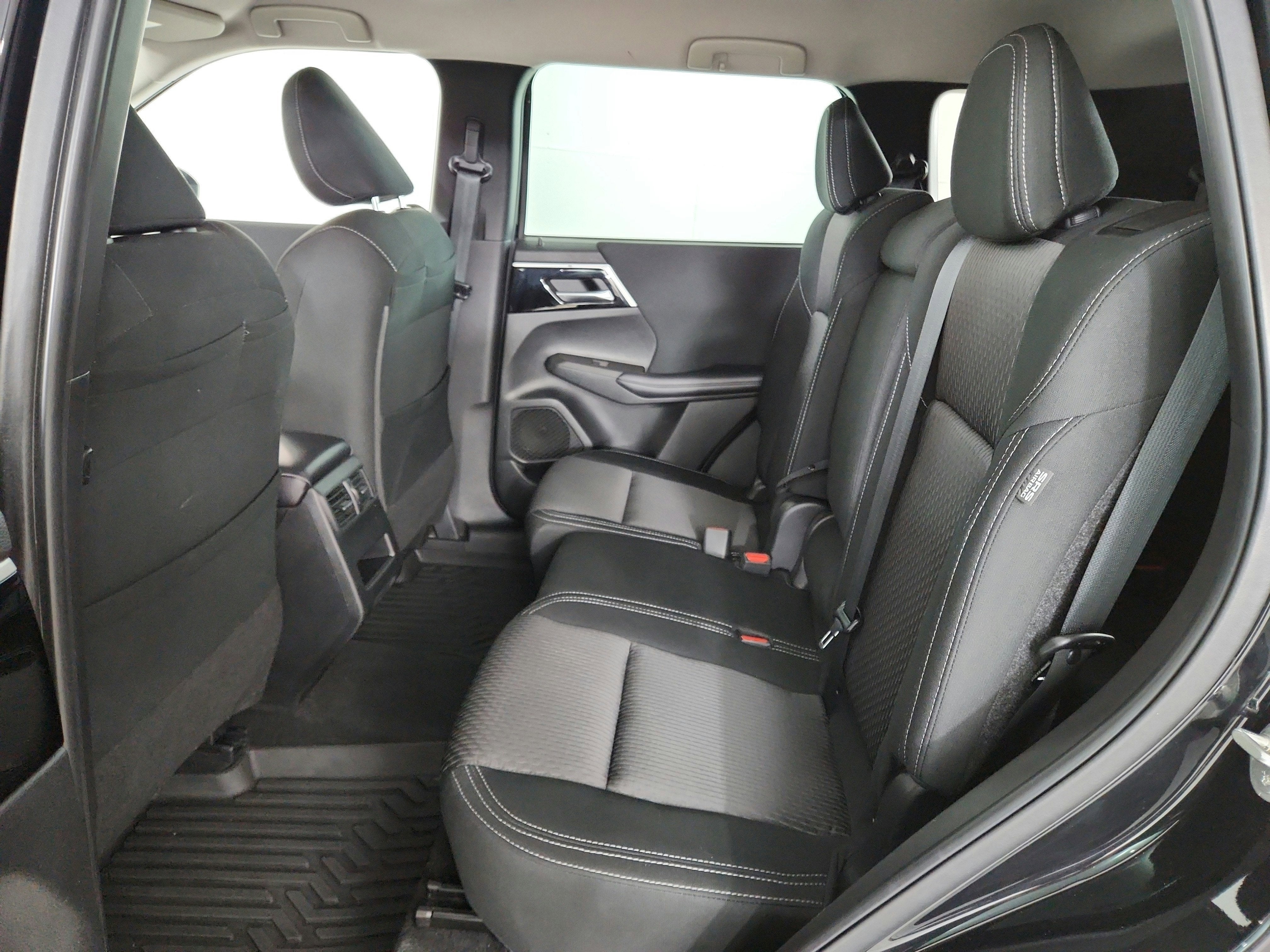 2023 Mitsubishi Outlander ES