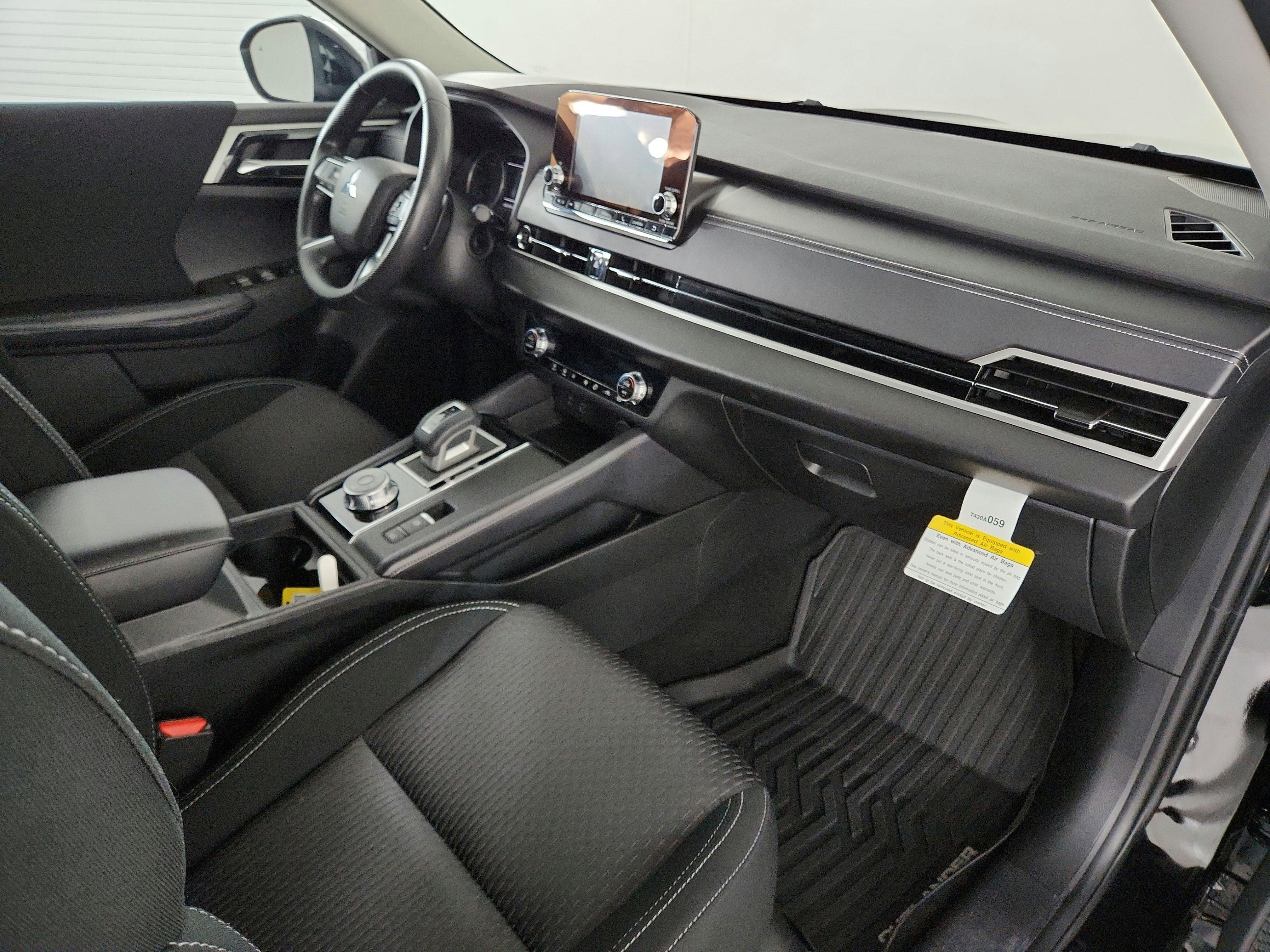 2023 Mitsubishi Outlander ES