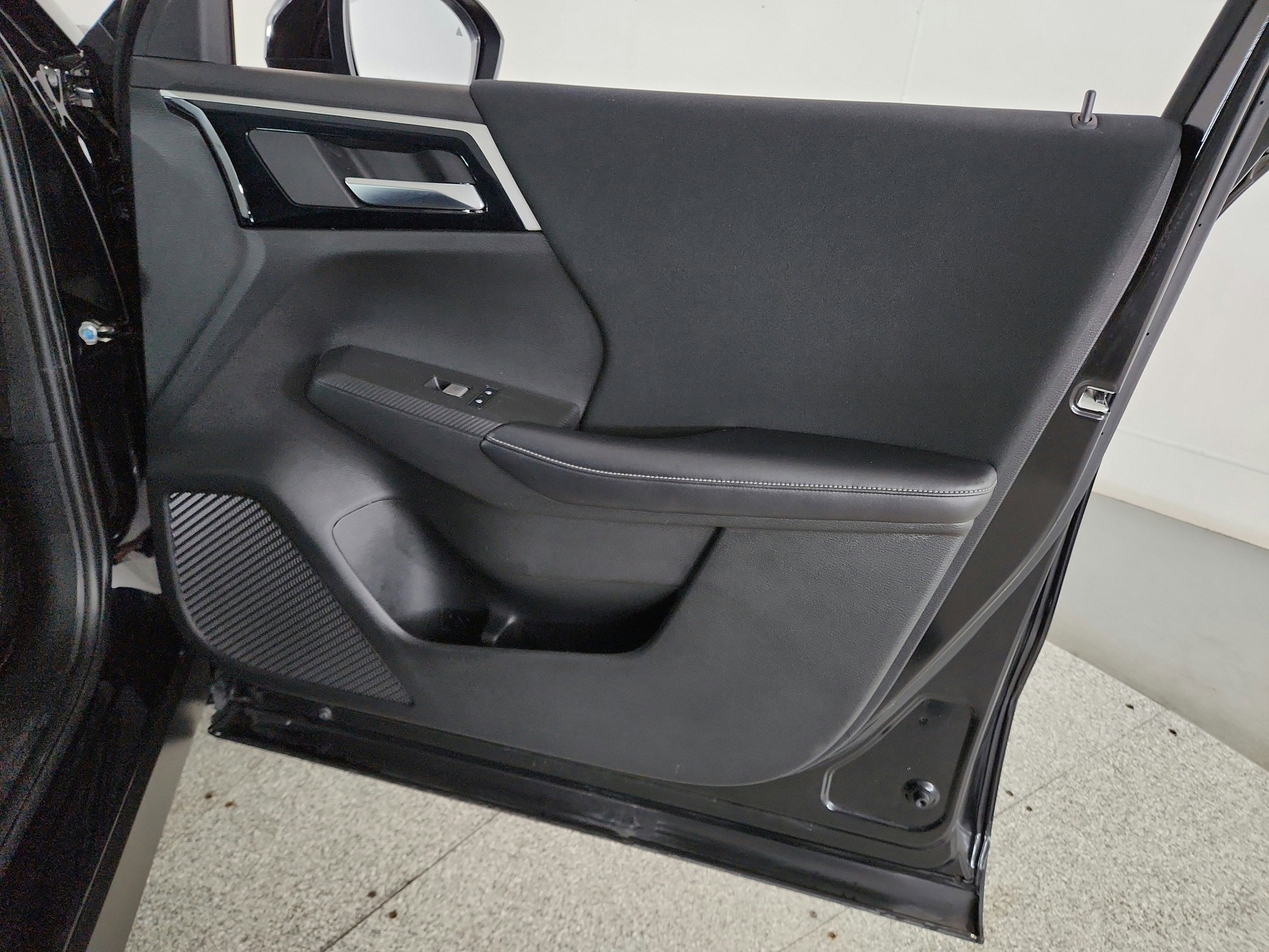 2023 Mitsubishi Outlander ES