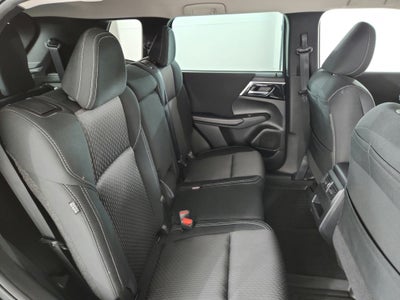 2023 Mitsubishi Outlander ES