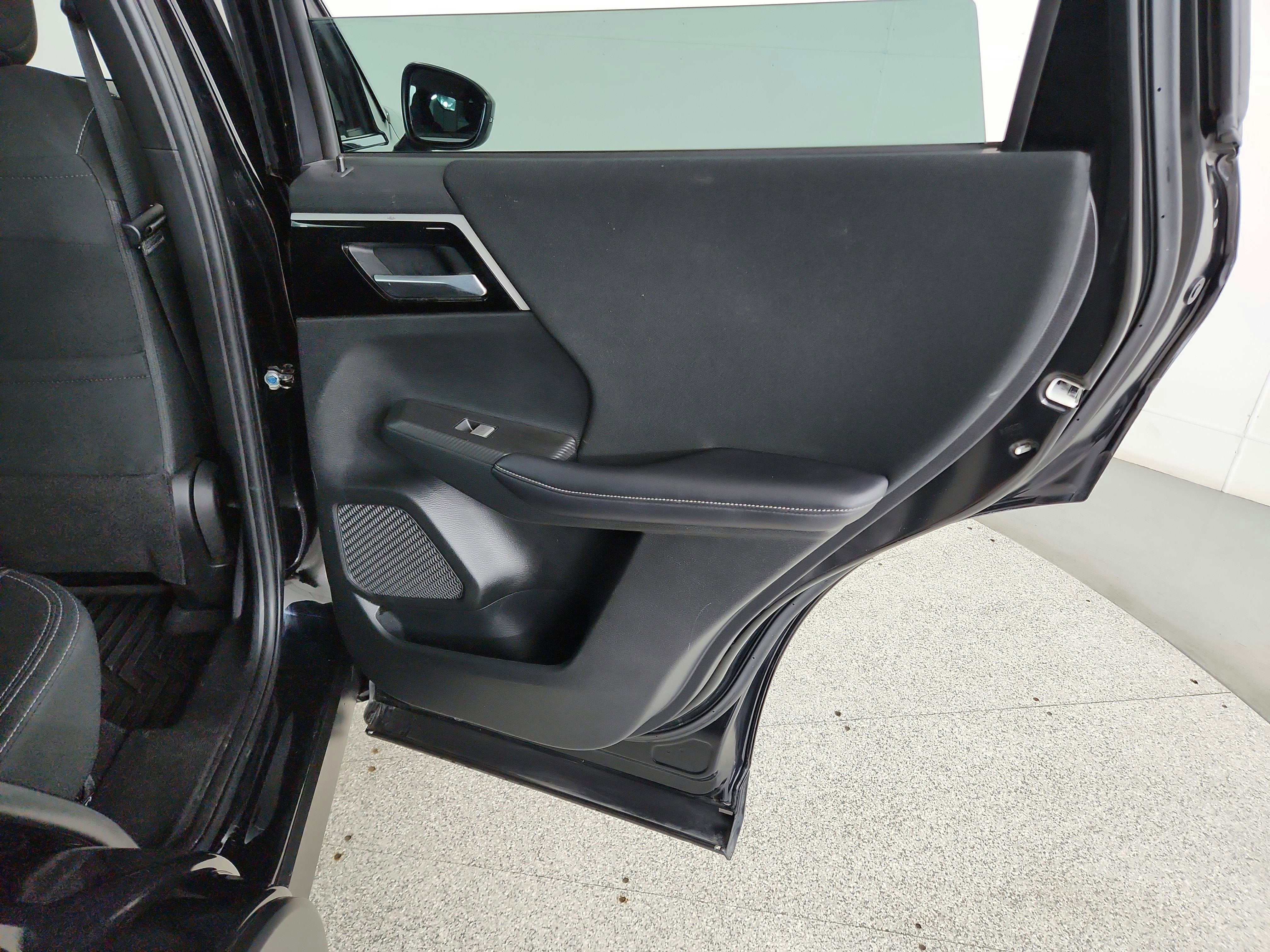 2023 Mitsubishi Outlander ES
