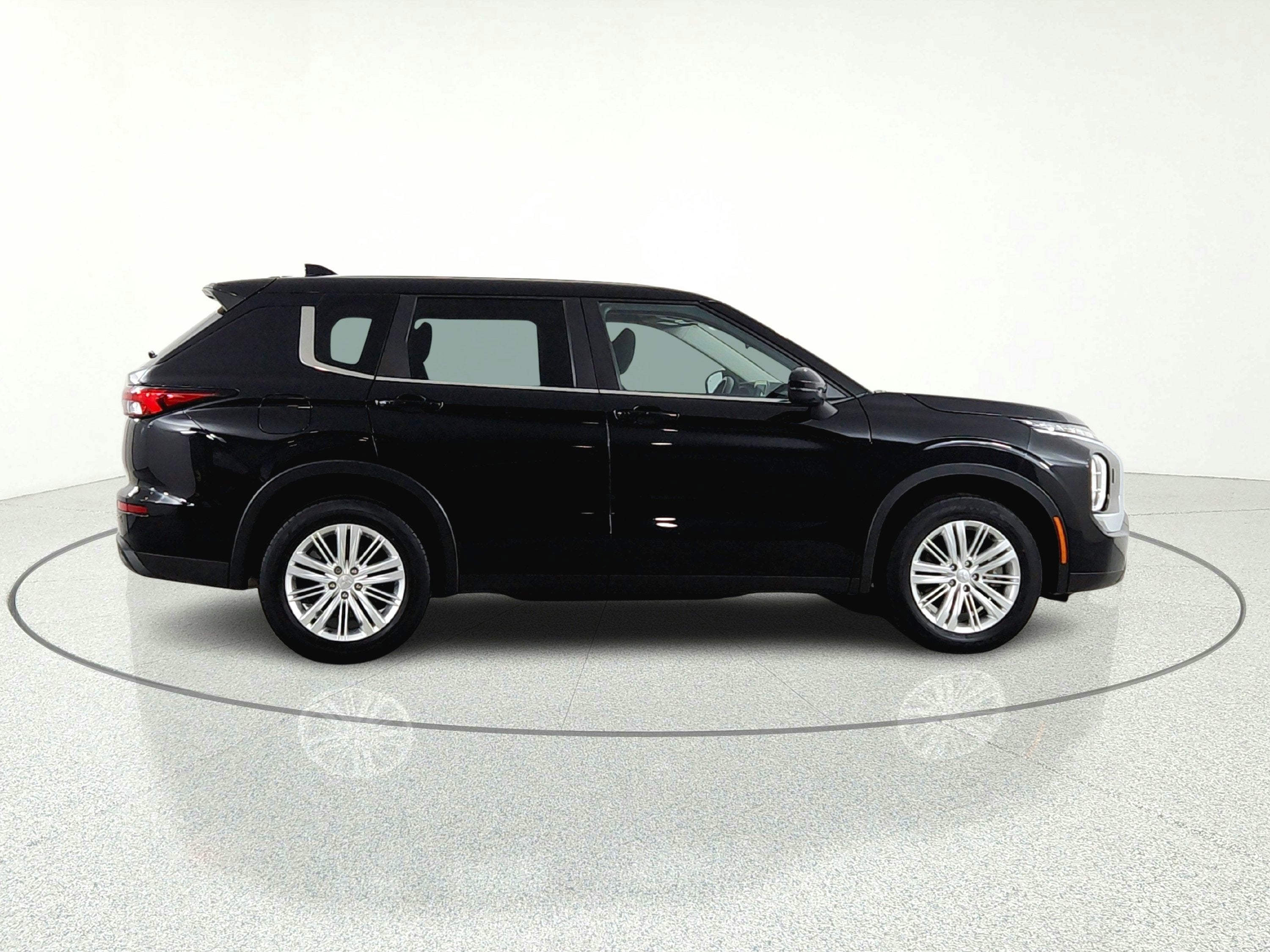 2023 Mitsubishi Outlander ES