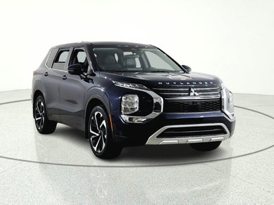 2023 Mitsubishi Outlander Base