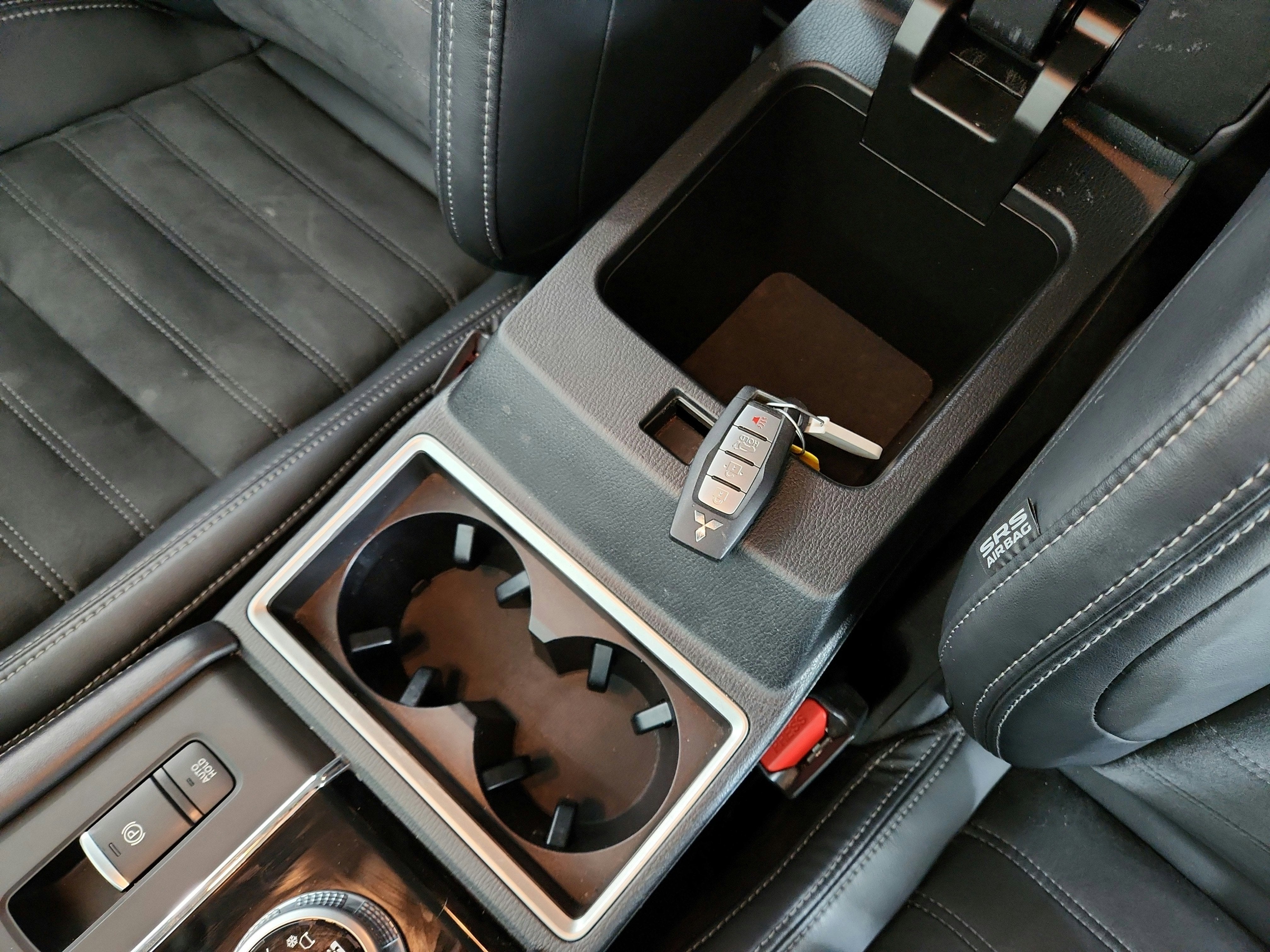 2023 Mitsubishi Outlander Base