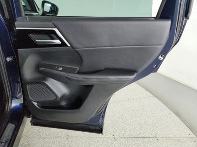 2023 Mitsubishi Outlander Base