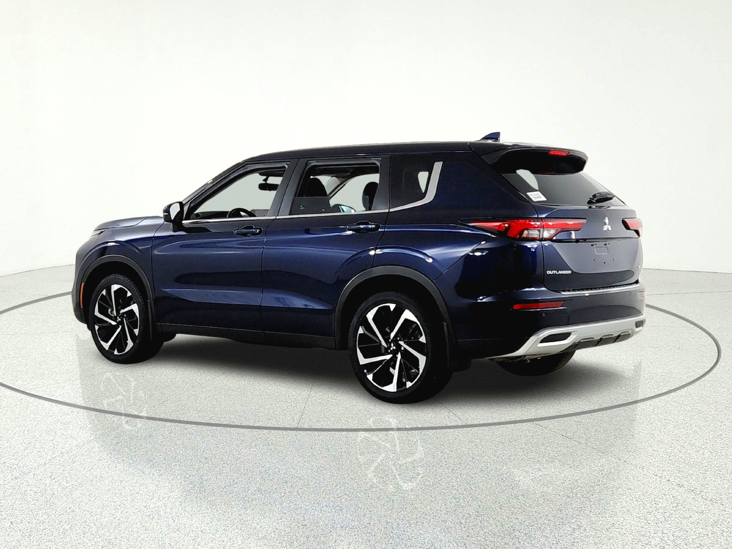 2023 Mitsubishi Outlander Base