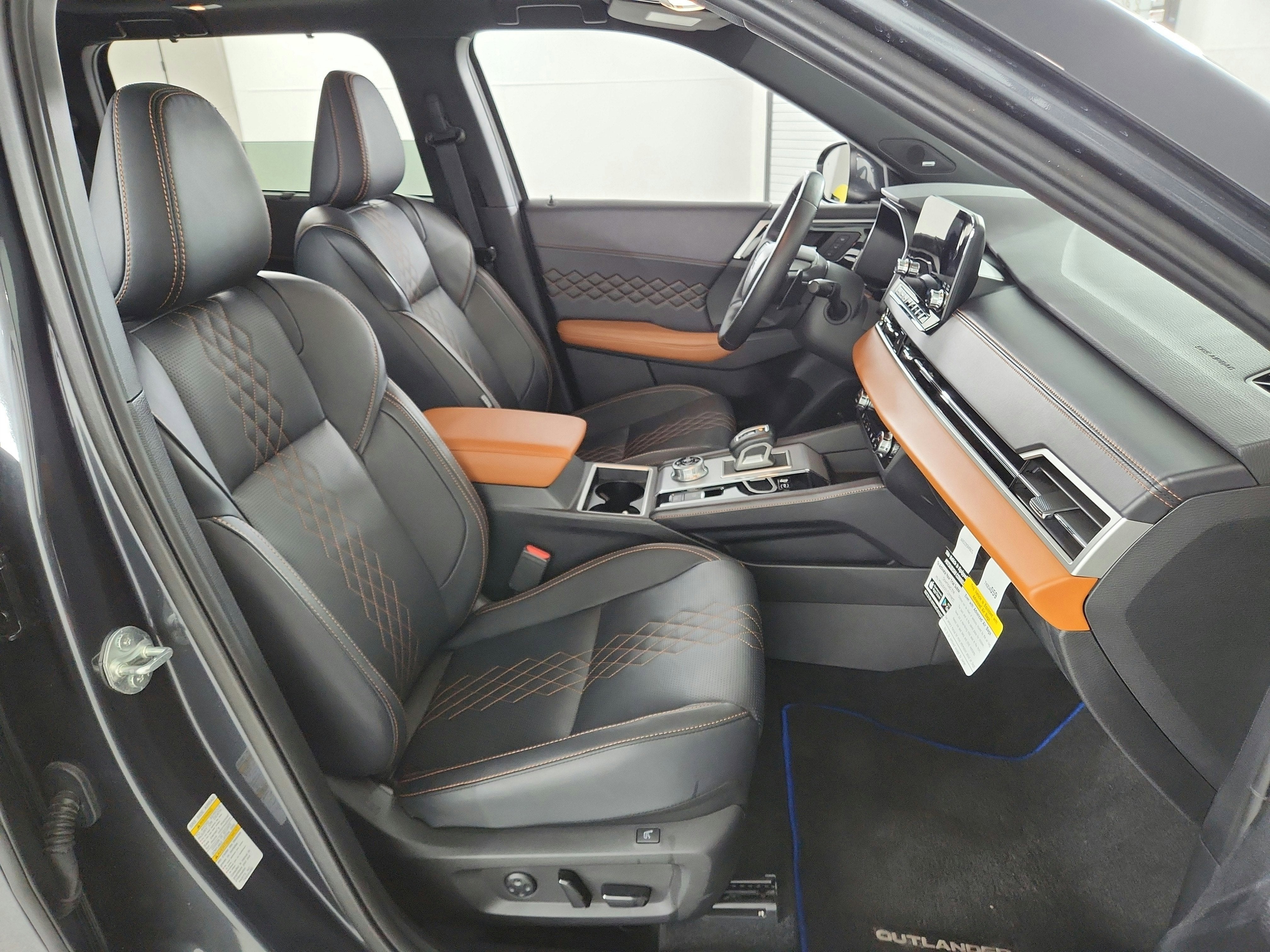 2025 Mitsubishi Outlander PHEV SEL