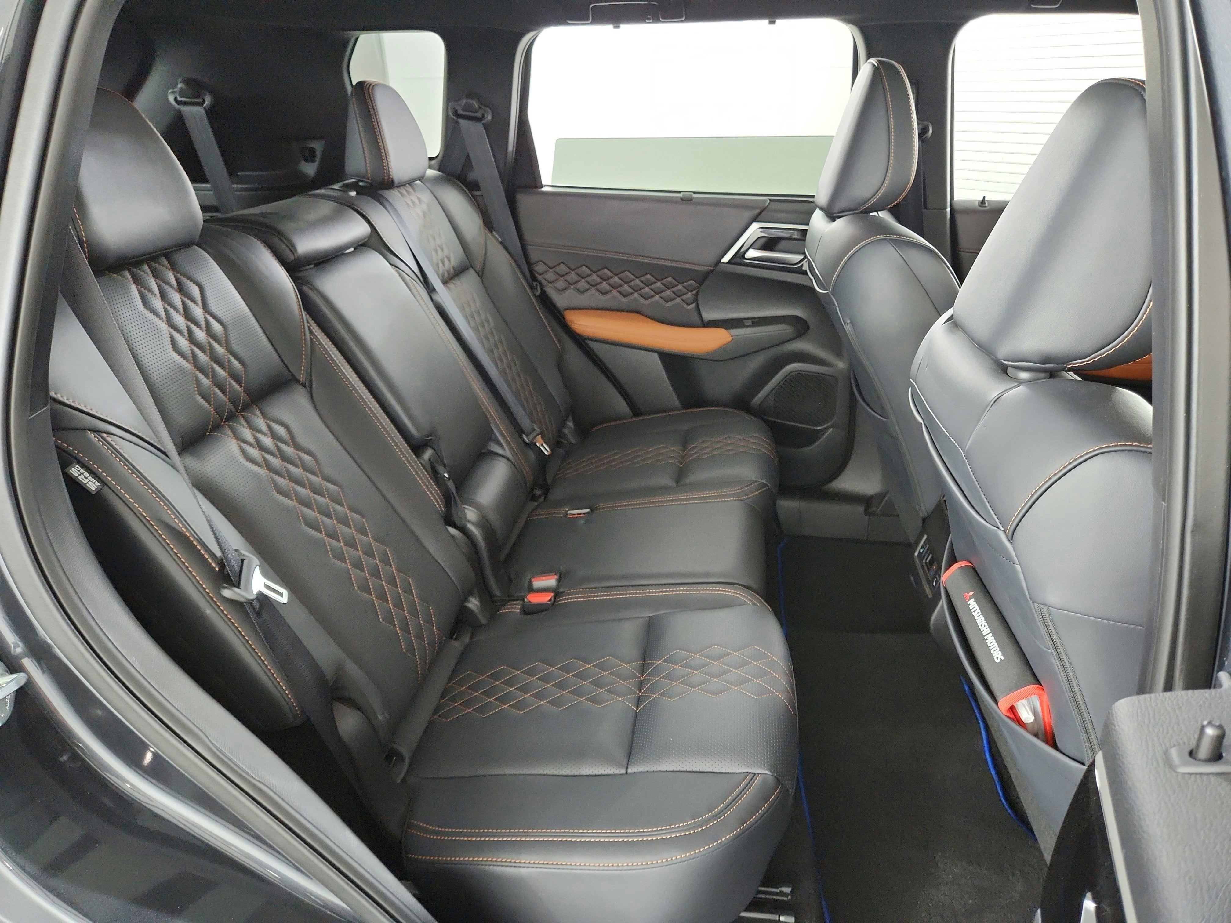 2025 Mitsubishi Outlander PHEV SEL