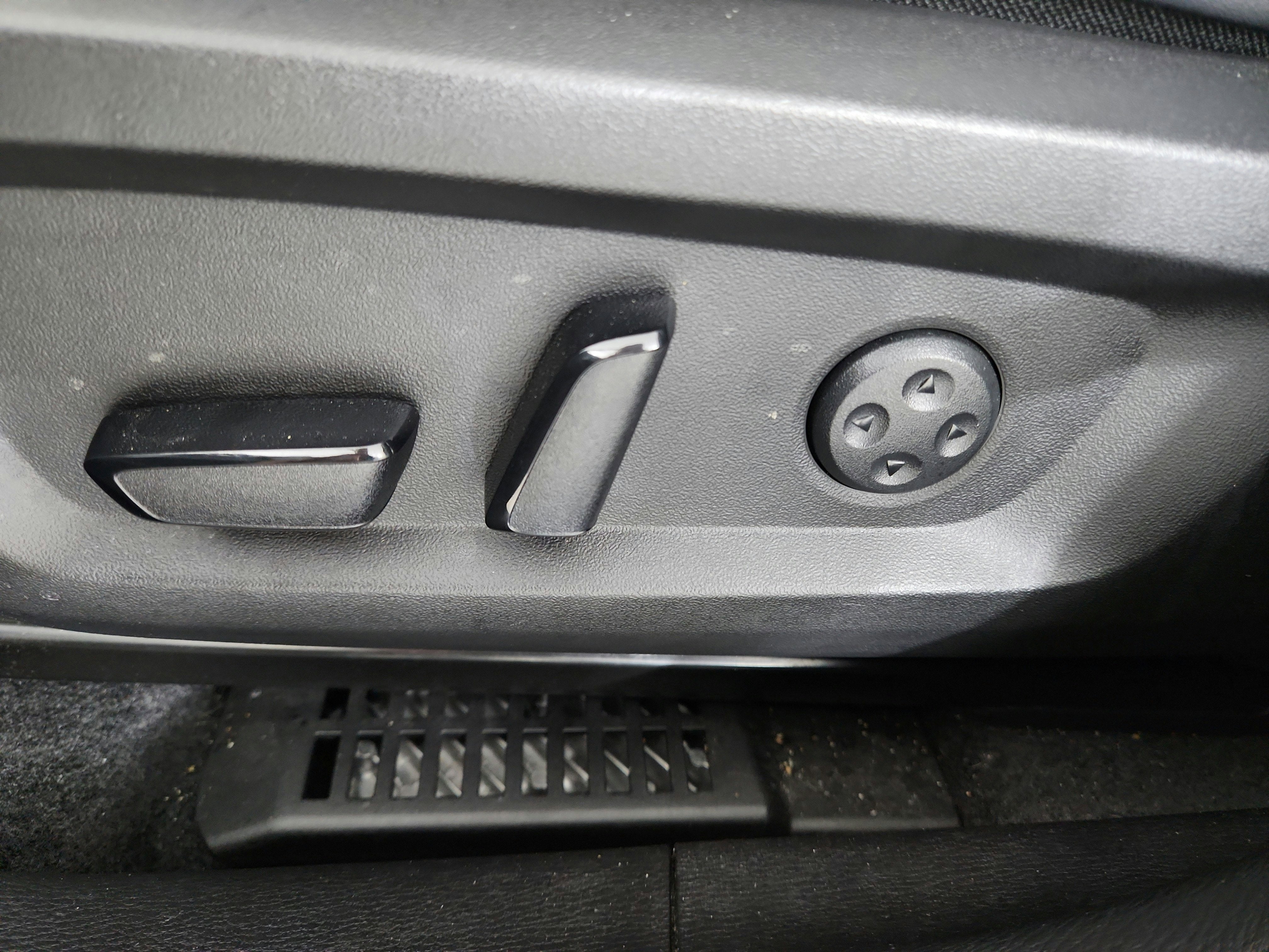 2025 Mitsubishi Outlander PHEV SEL