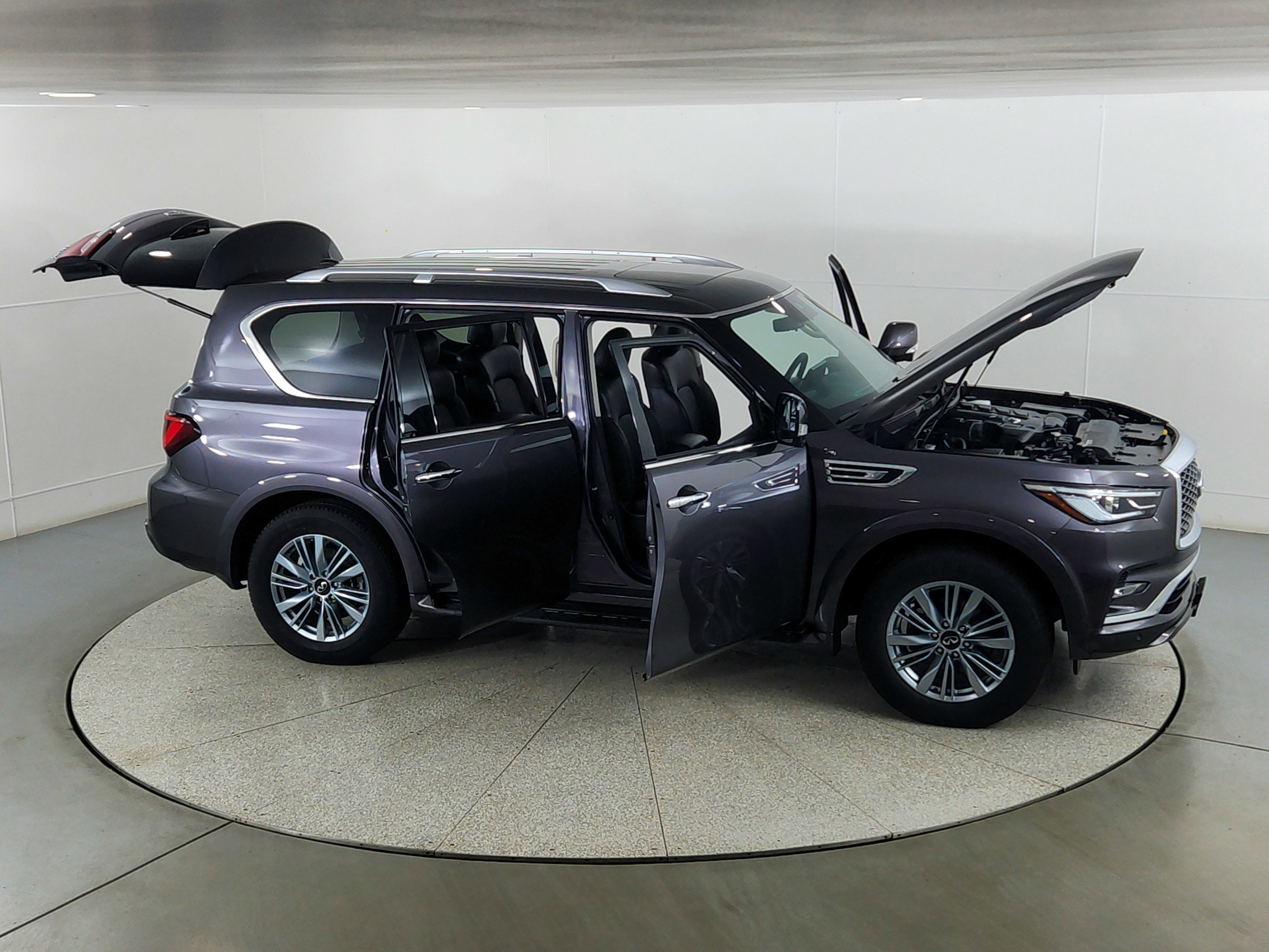 2024 INFINITI QX80 LUXE