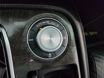 2024 INFINITI QX80 LUXE