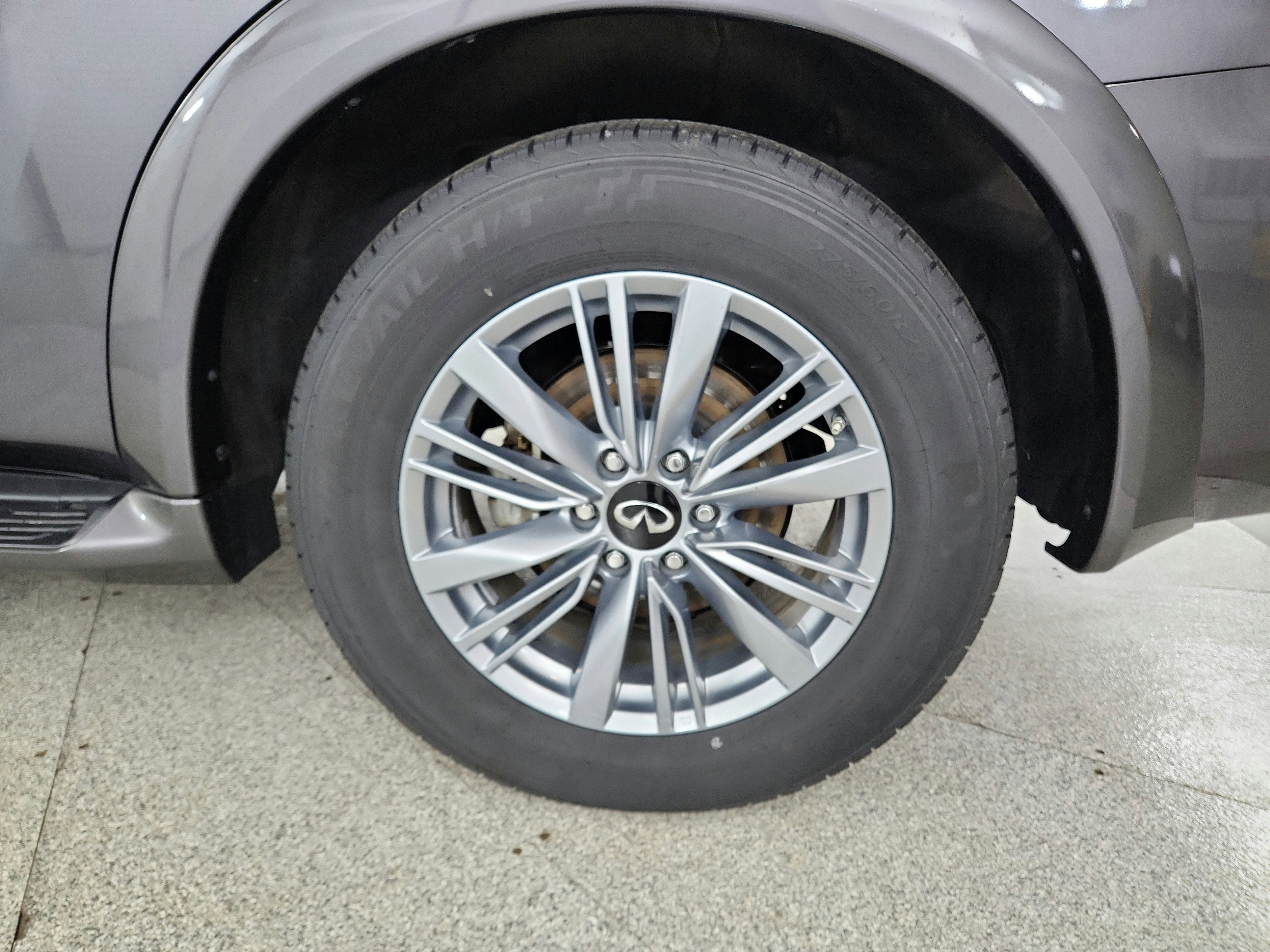 2024 INFINITI QX80 LUXE