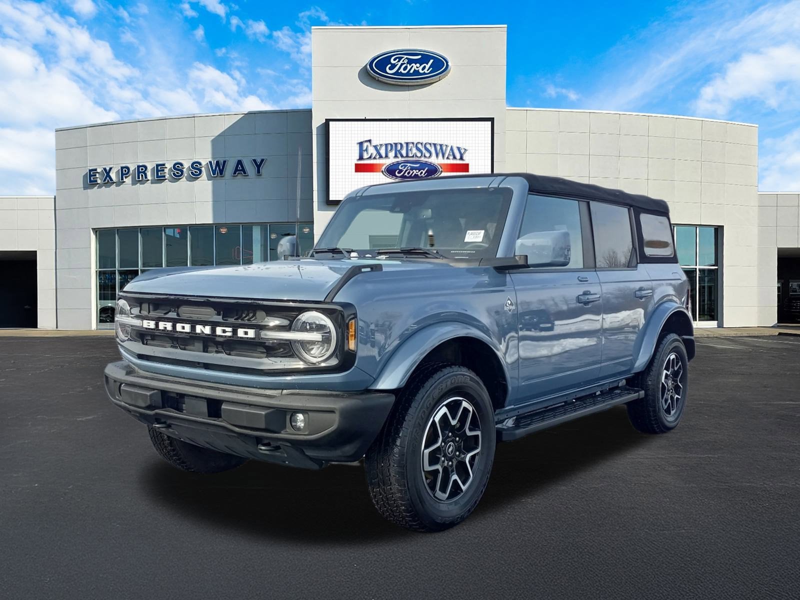 2023 Ford Bronco Outer Banks