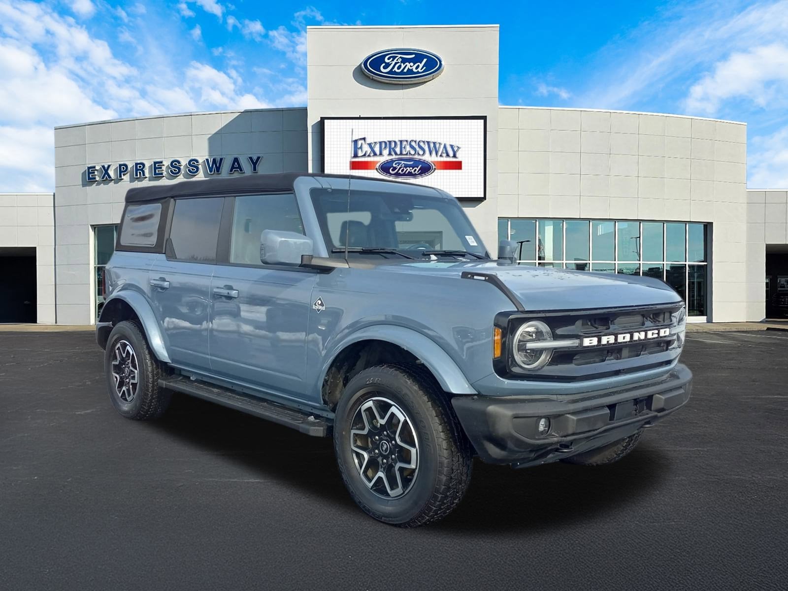 2023 Ford Bronco Outer Banks