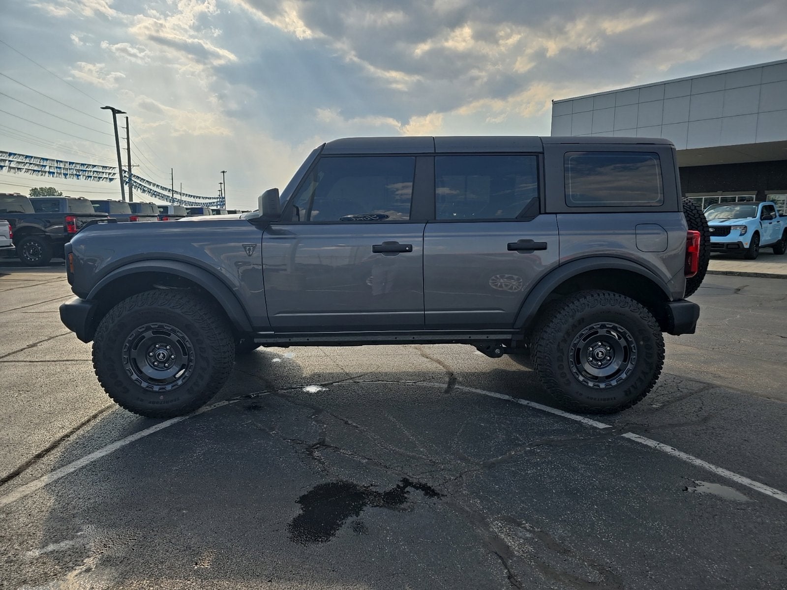 2025 Ford Bronco Base