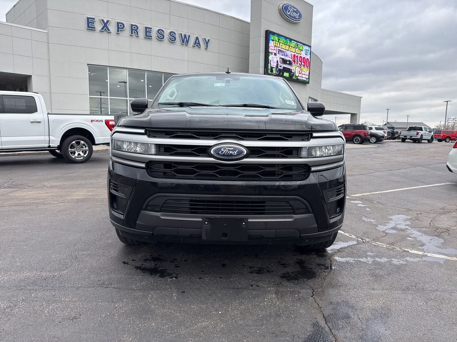 2024 Ford Expedition Max XLT