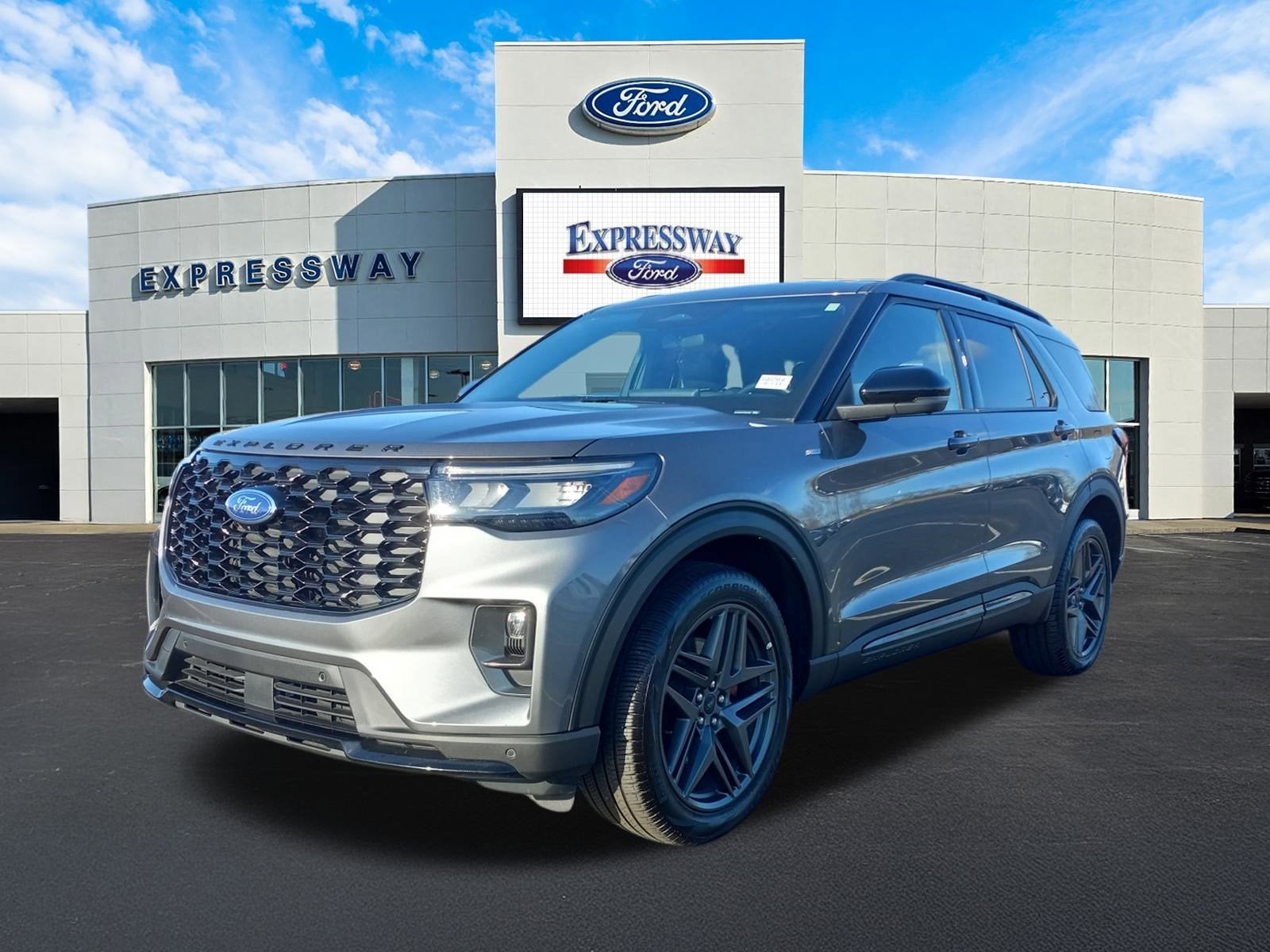 2025 Ford Explorer ST-Line