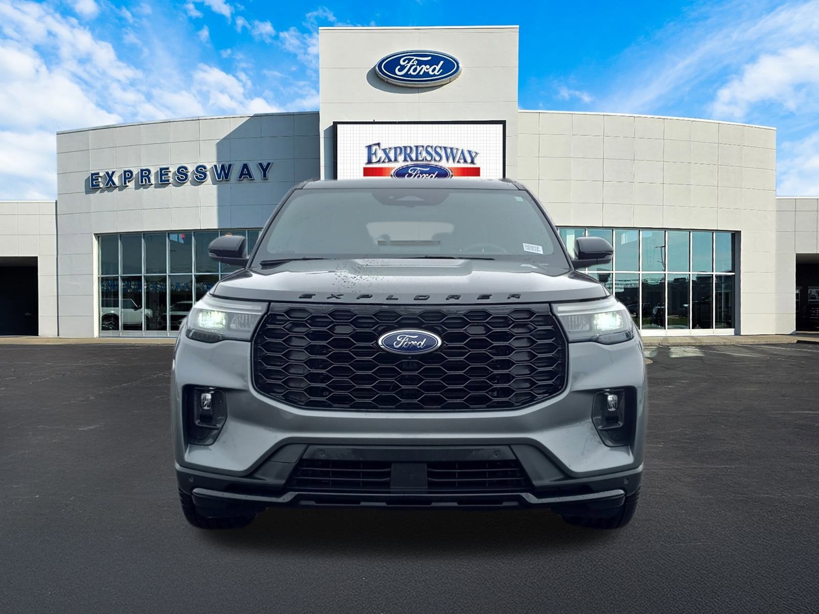 2025 Ford Explorer ST-Line