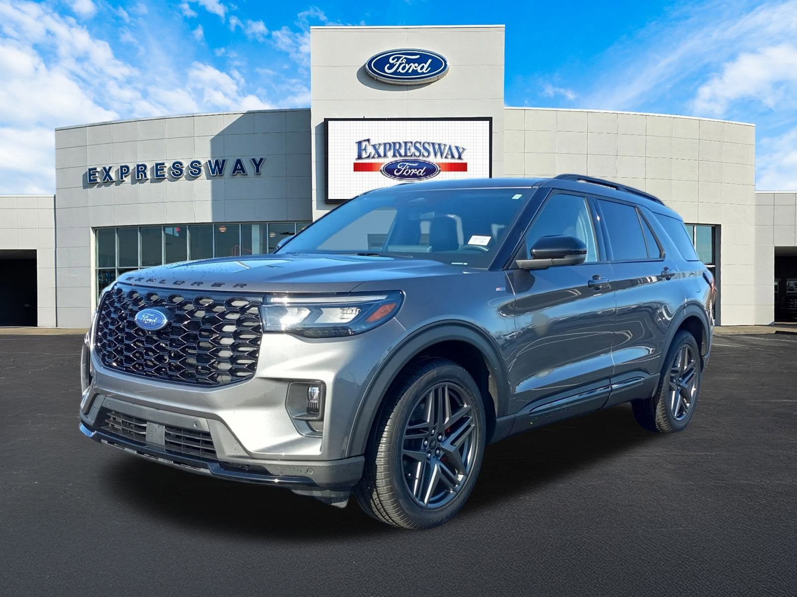 2025 Ford Explorer ST-Line