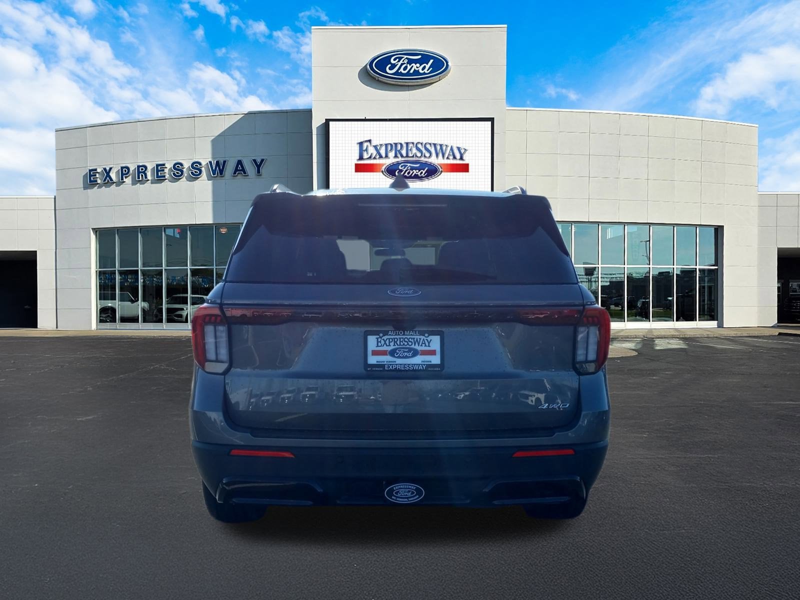 2025 Ford Explorer ST-Line