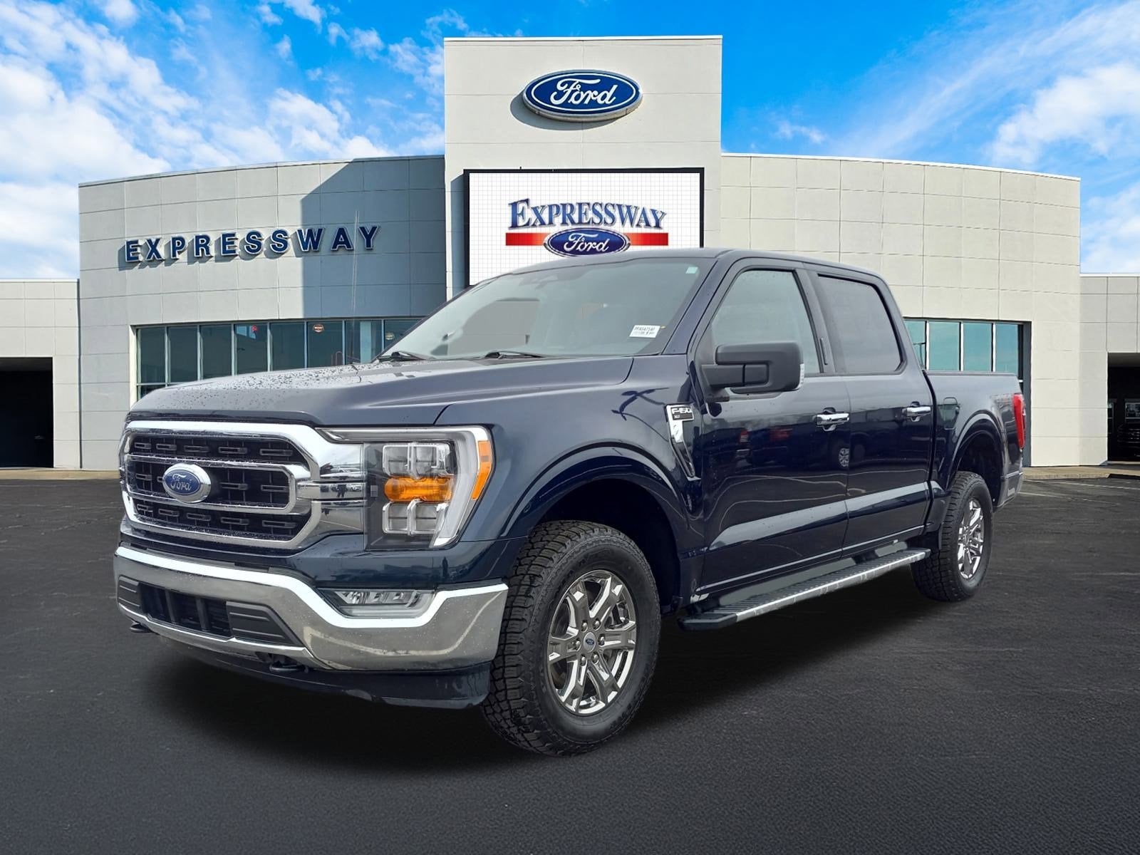 2023 Ford F-150 XLT 4WD SuperCrew 5.5' Box