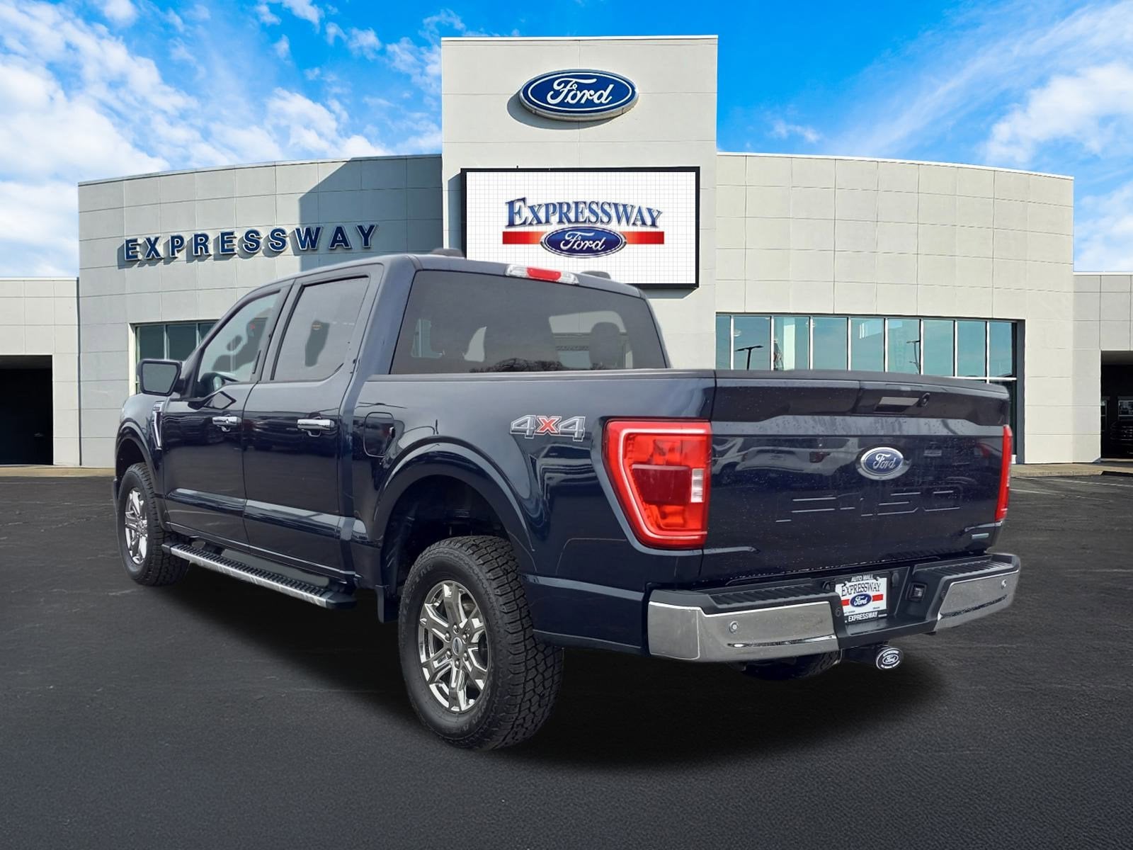 2023 Ford F-150 XLT 4WD SuperCrew 5.5' Box