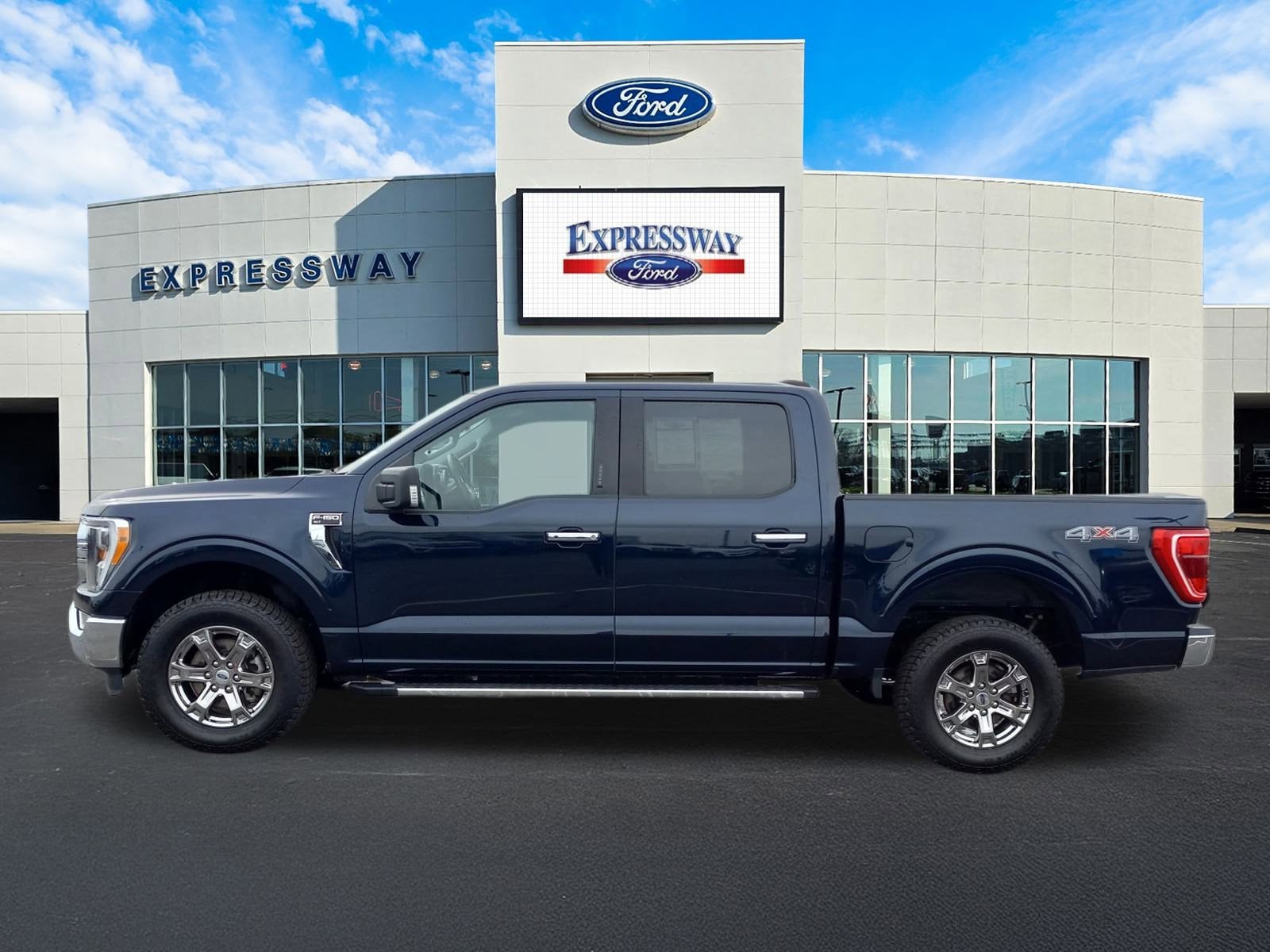 2023 Ford F-150 XLT 4WD SuperCrew 5.5' Box