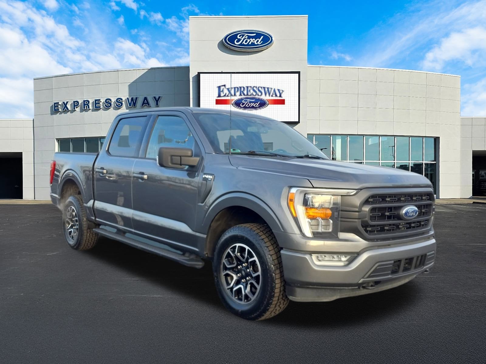 2023 Ford F-150 XLT 4WD SuperCrew 5.5' Box