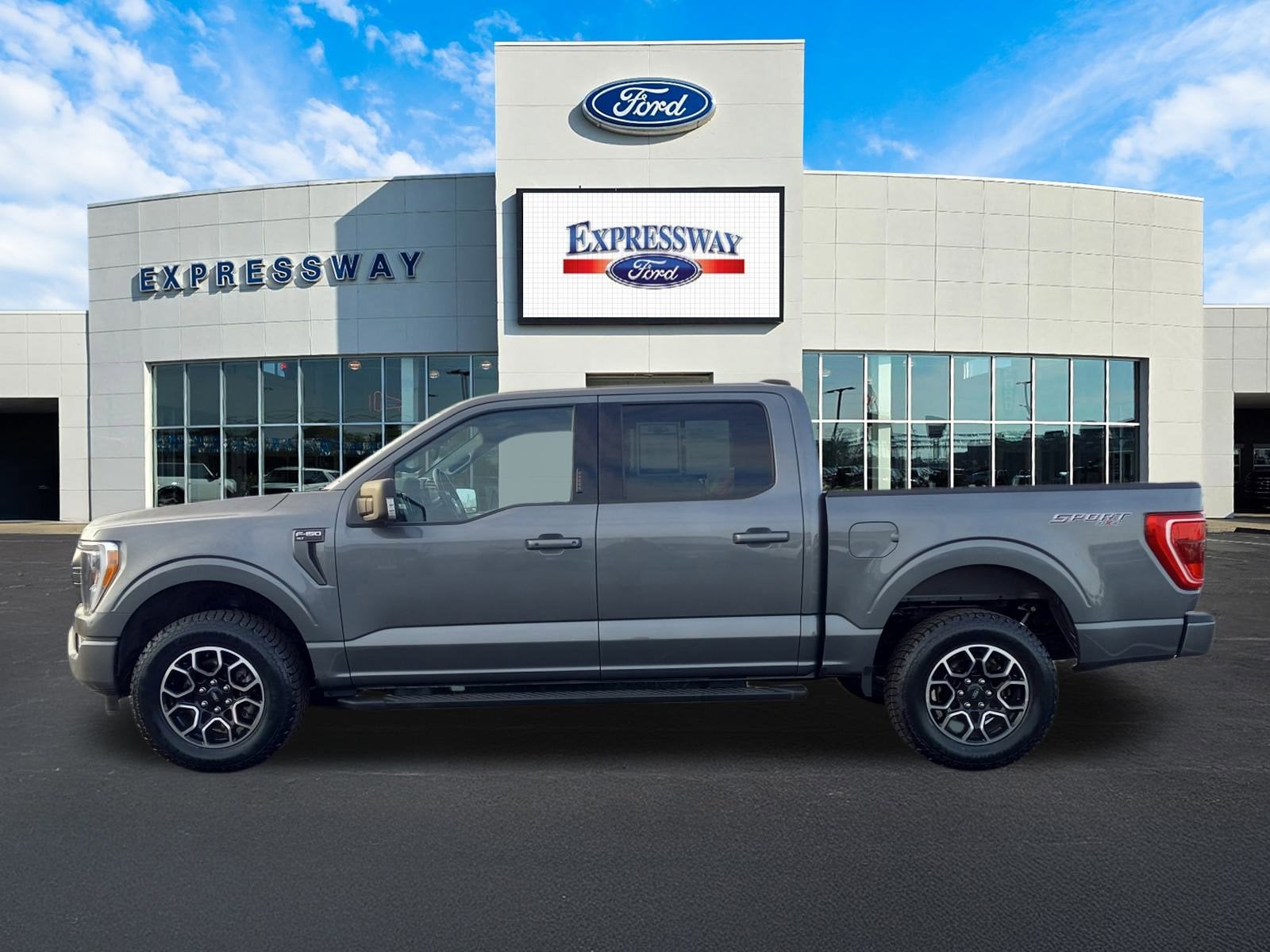 2023 Ford F-150 XLT 4WD SuperCrew 5.5' Box