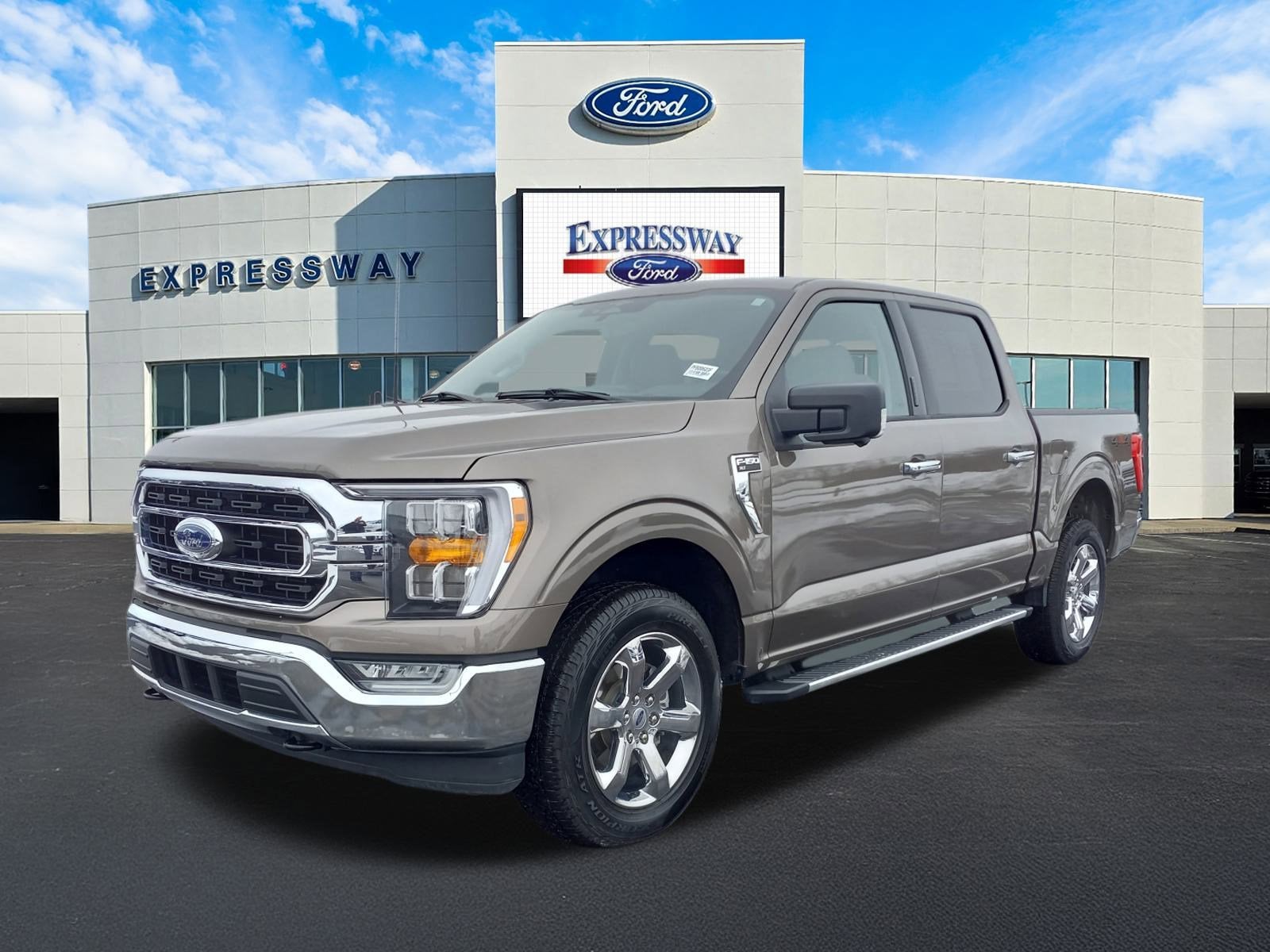 2023 Ford F-150 XLT 4WD SuperCrew 5.5' Box