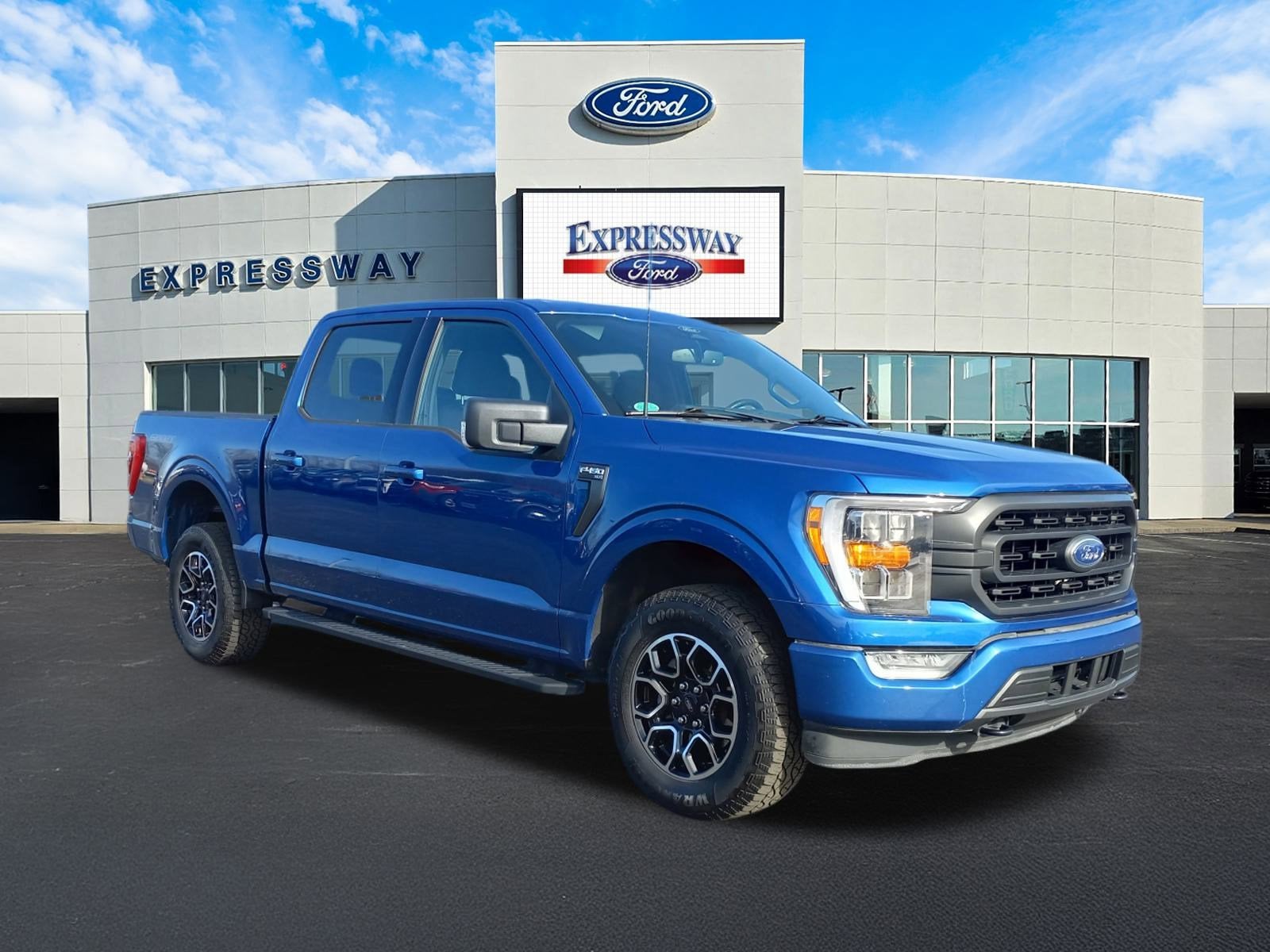 2022 Ford F-150 XLT 4WD SuperCrew 5.5' Box