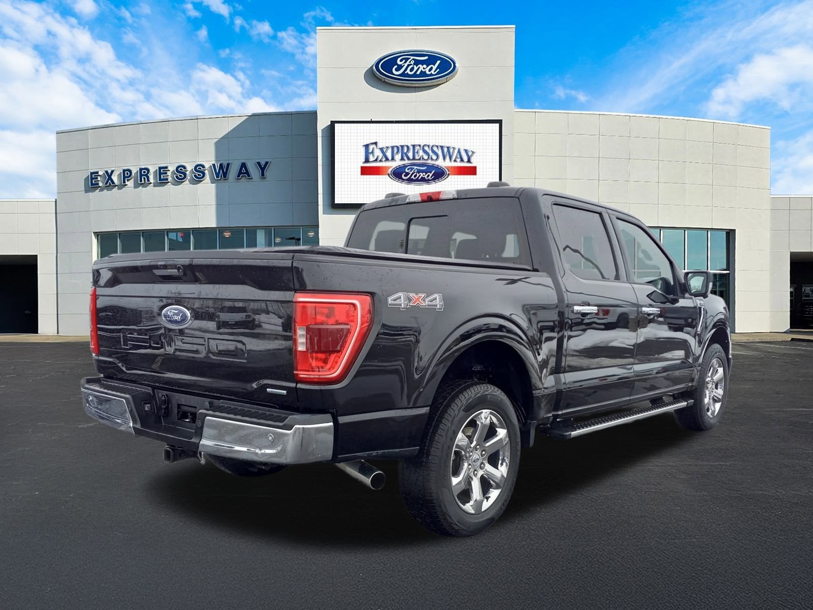 2022 Ford F-150 XLT 4WD SuperCrew 5.5' Box