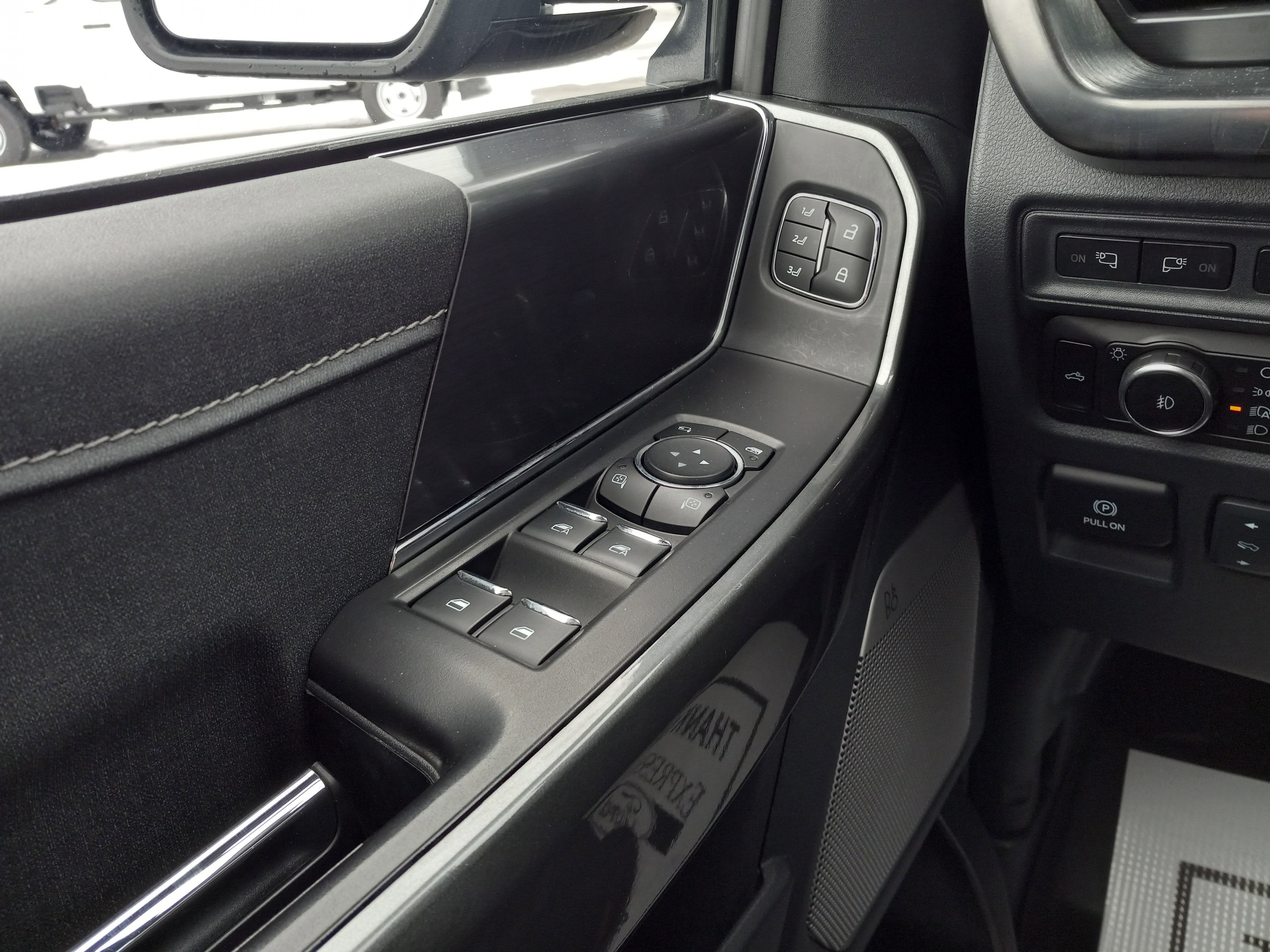 2023 Ford F-150 LARIAT 4WD SuperCrew 5.5' Box