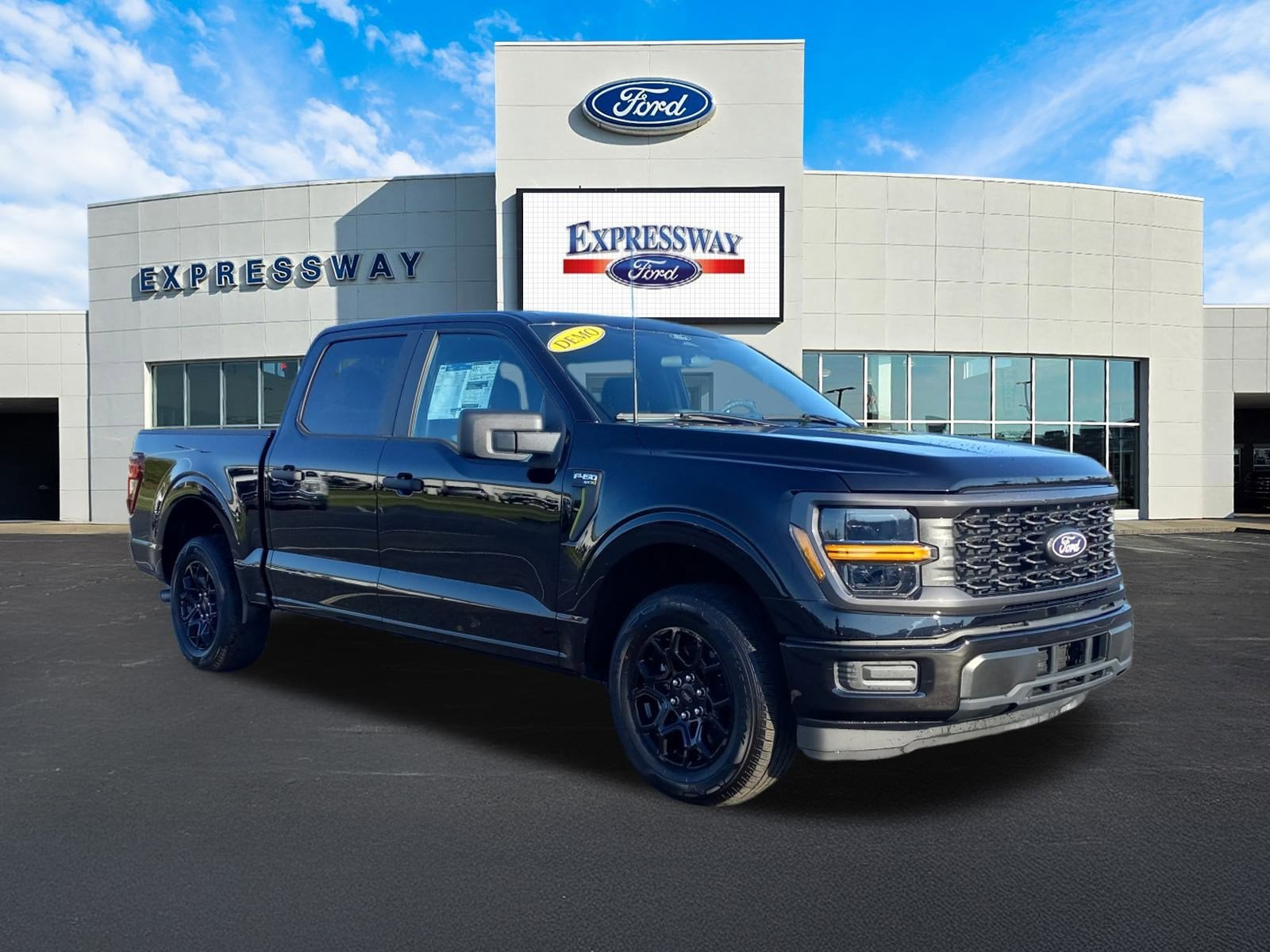 2025 Ford F-150 STX 2WD SuperCrew 5.5' Box