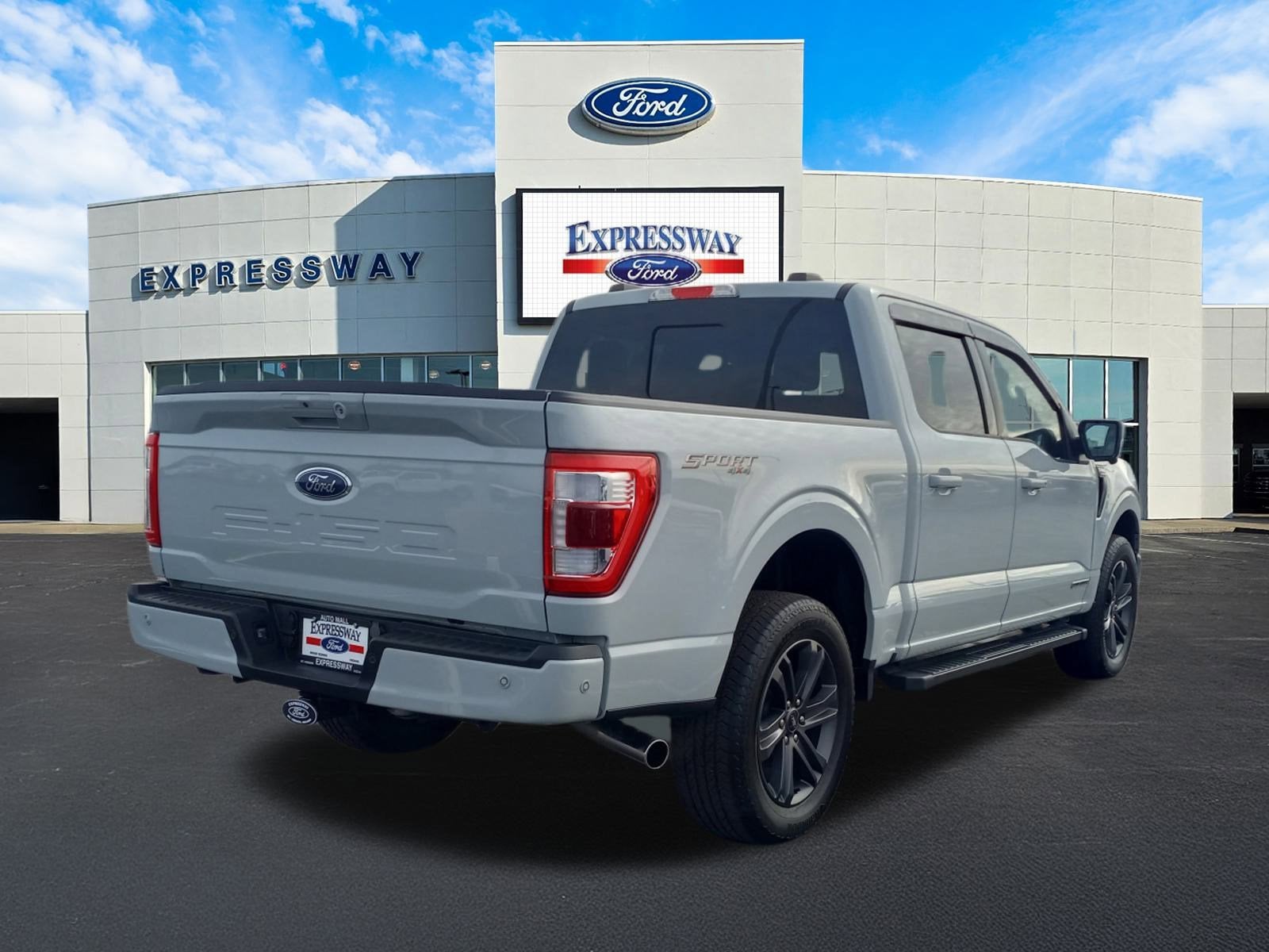 2023 Ford F-150 LARIAT 4WD SuperCrew 5.5' Box
